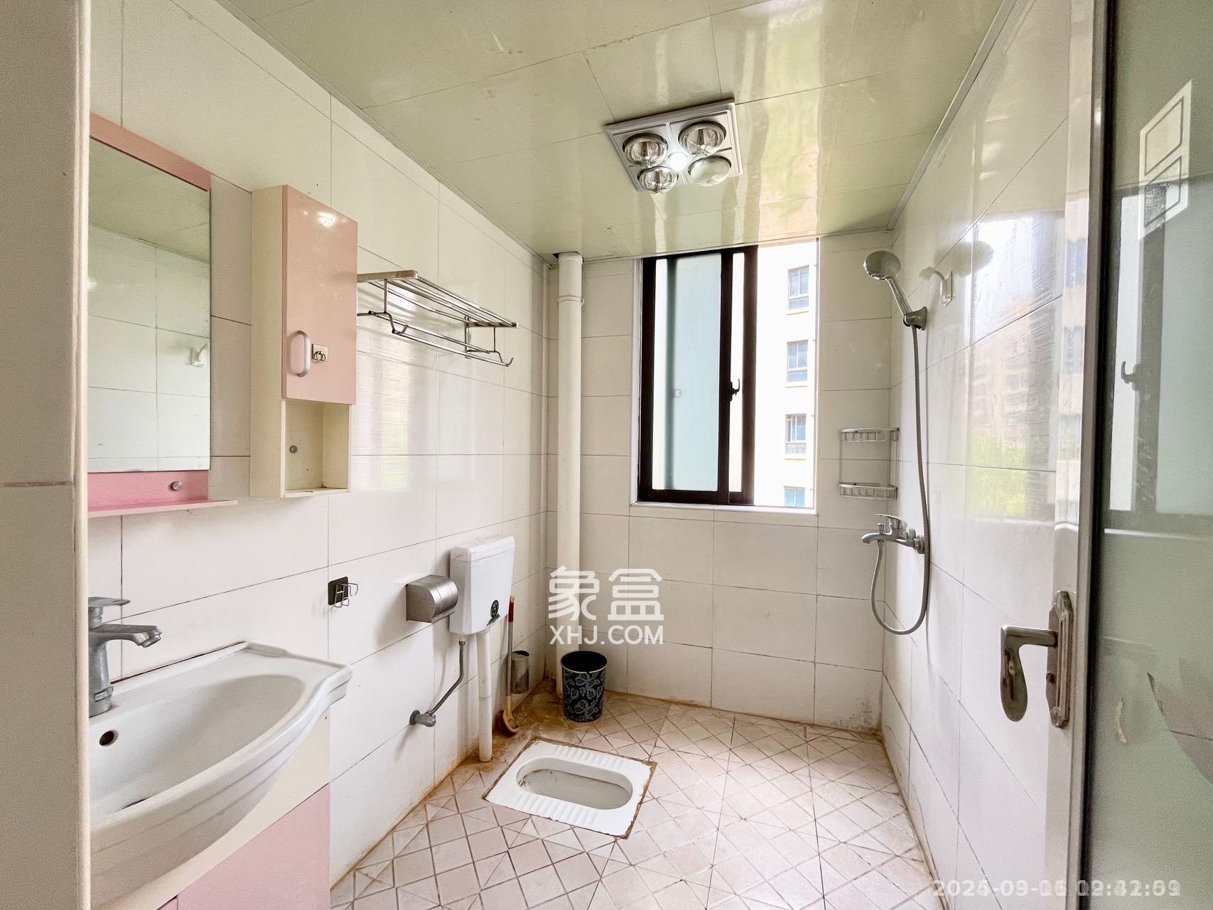 保利麓谷林语E区 3室2厅1卫 2000.0元/月 保利麓谷林语E区 3室2厅1卫 2000.0元/月室内图