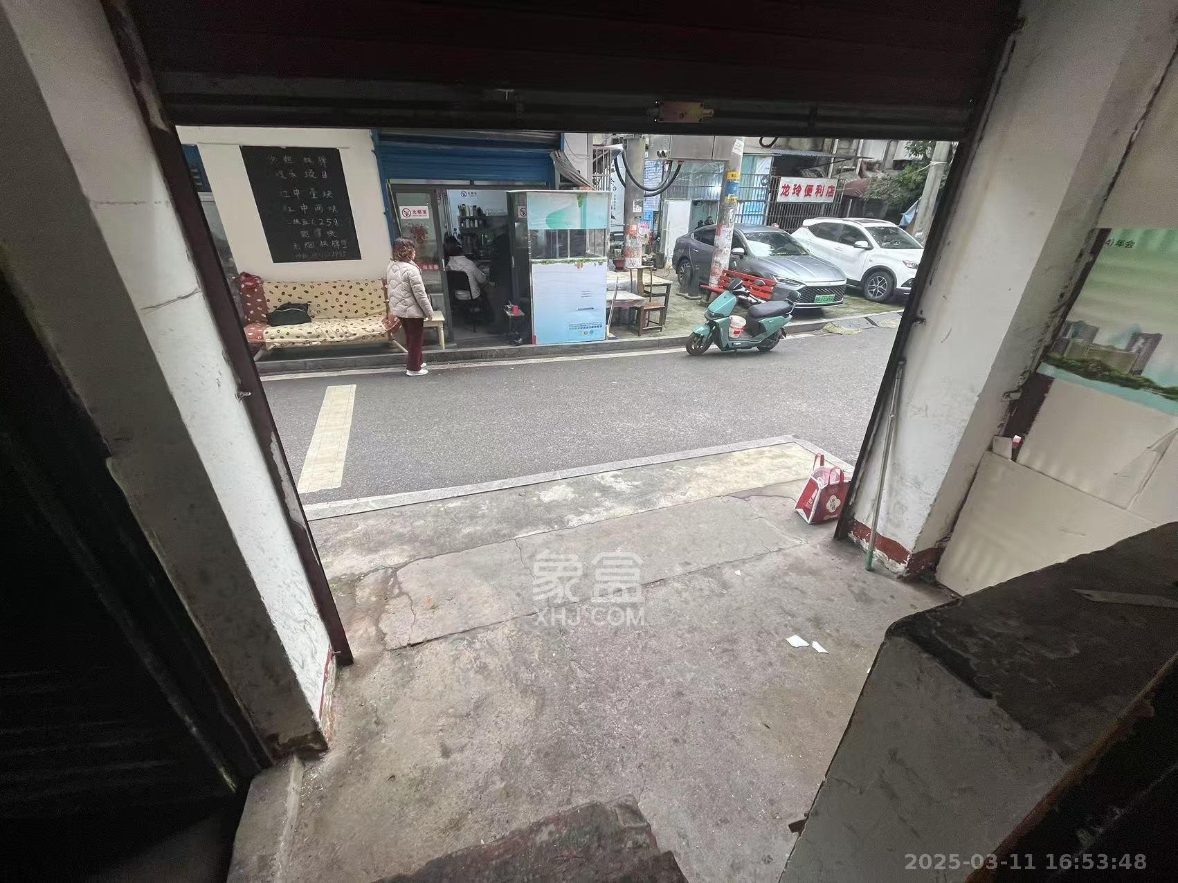 向东南社区  2室1厅1卫   1800.00元/月