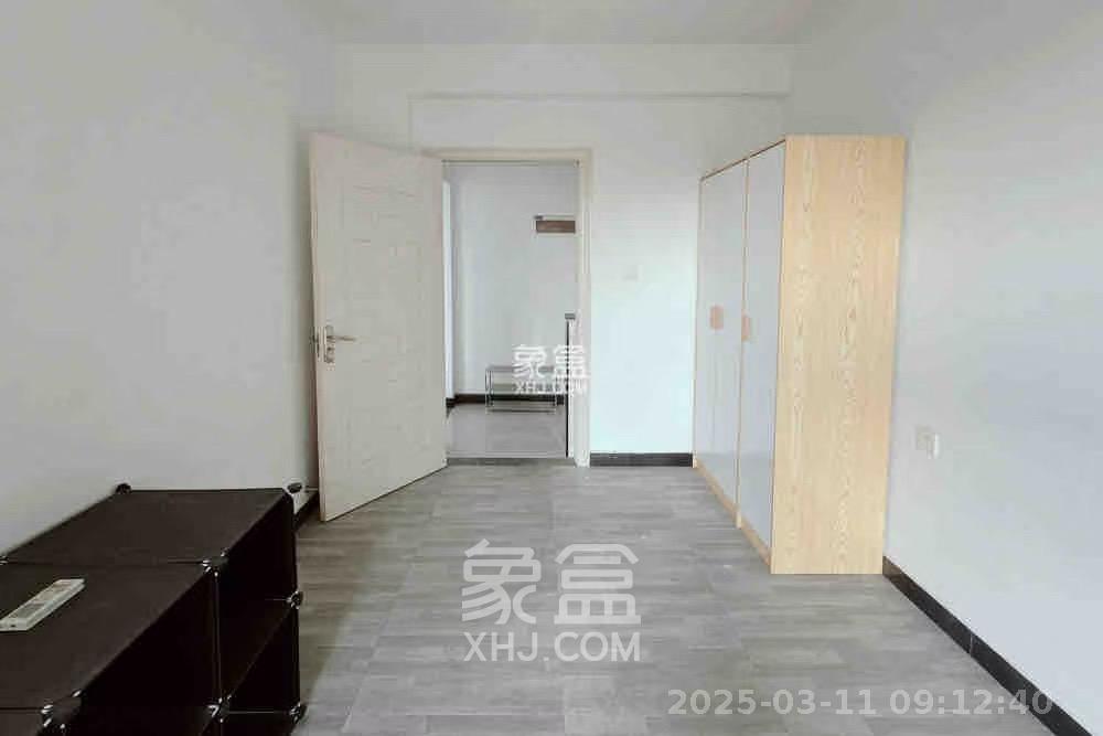 润和长郡(润和紫郡二三期) 5室2厅2卫 2100.0元/月 润和长郡(润和紫郡二三期) 5室2厅2卫 2100.0元/月室内图