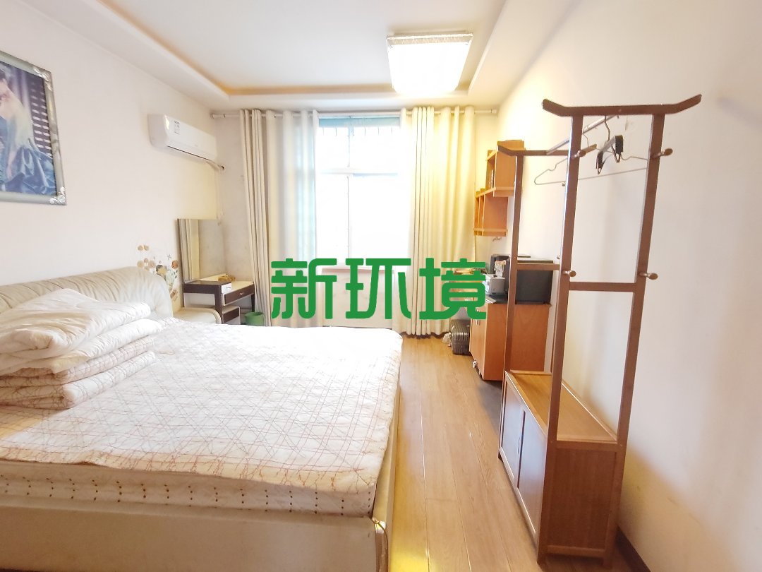 永通小区  3室2厅2卫   56.00万客厅