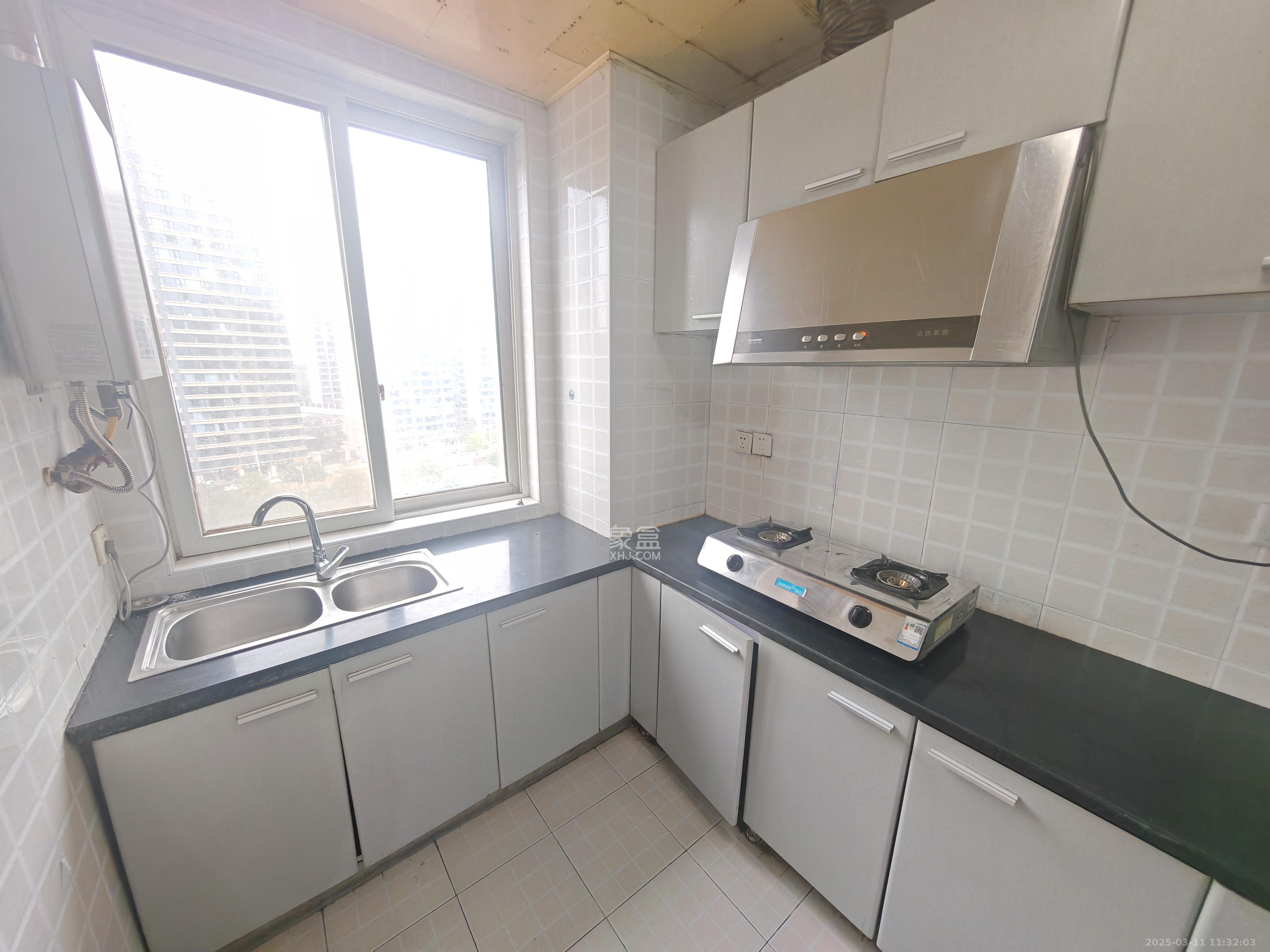 盛湘家园 3室2厅1卫 2200.0元/月 盛湘家园 3室2厅1卫 2200.0元/月室内图