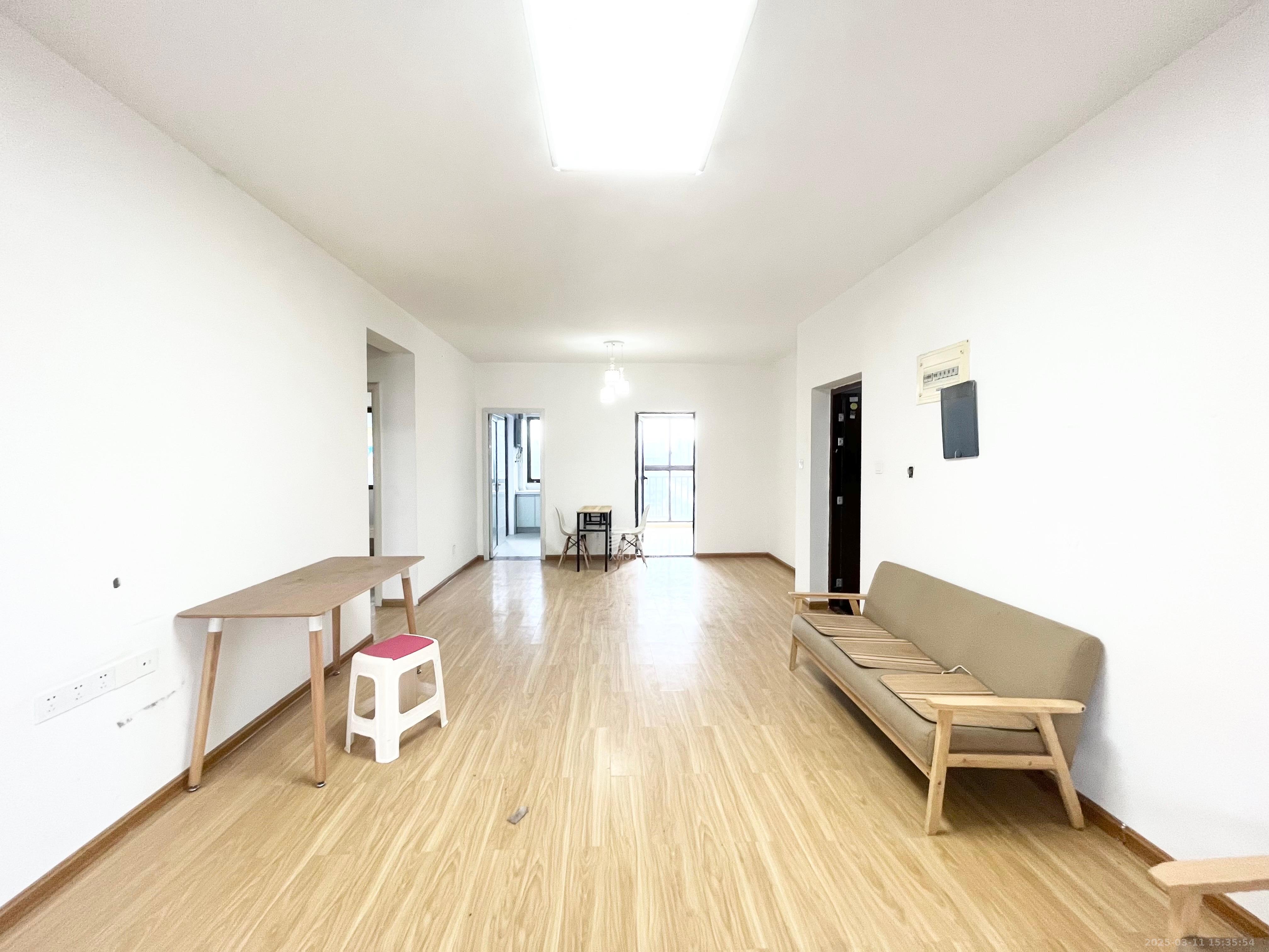 保利麓谷林语E区 3室2厅1卫 2200.0元/月 保利麓谷林语E区 3室2厅1卫 2200.0元/月室内图