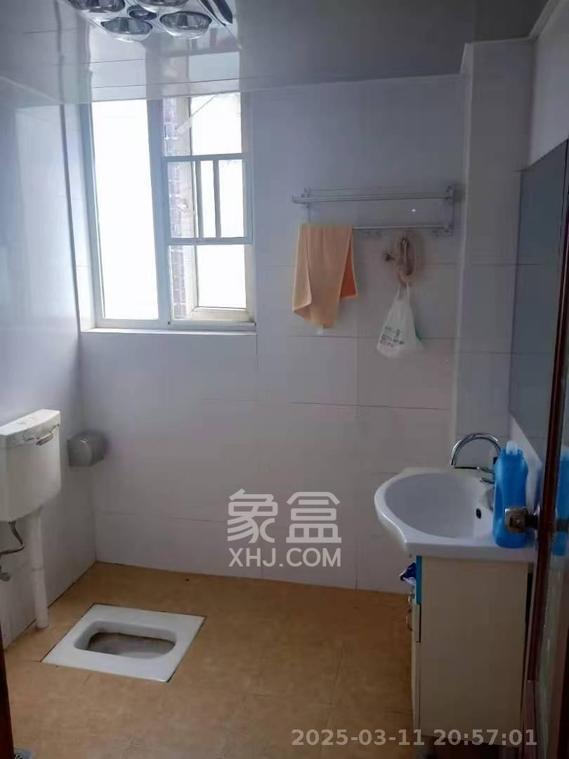 中房F联邦  4室2厅2卫    2800.0元/月 中房F联邦  4室2厅2卫    2800.0元/月室内图