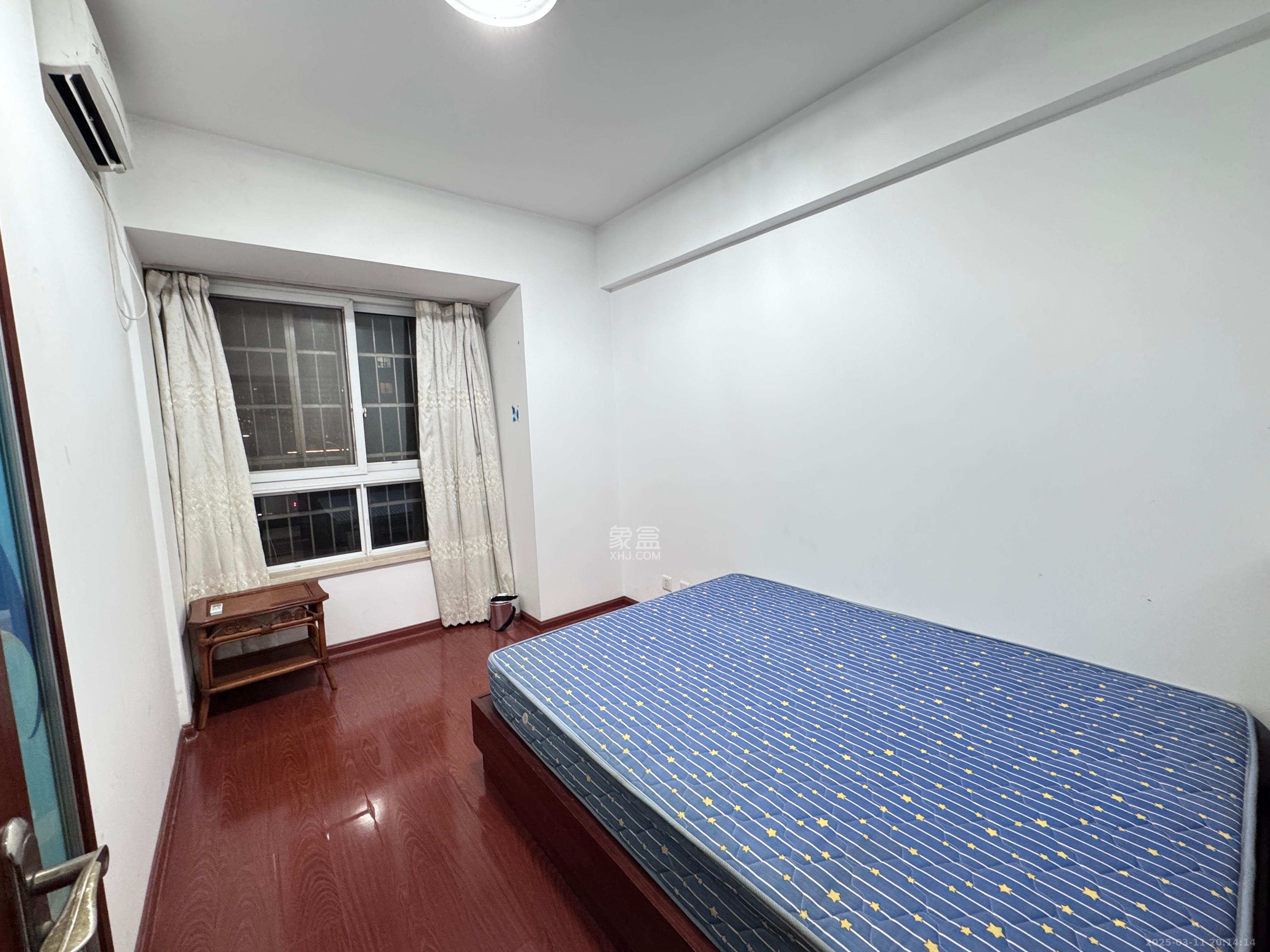 星蓝湾  3室2厅2卫   3000.00元/月室内图