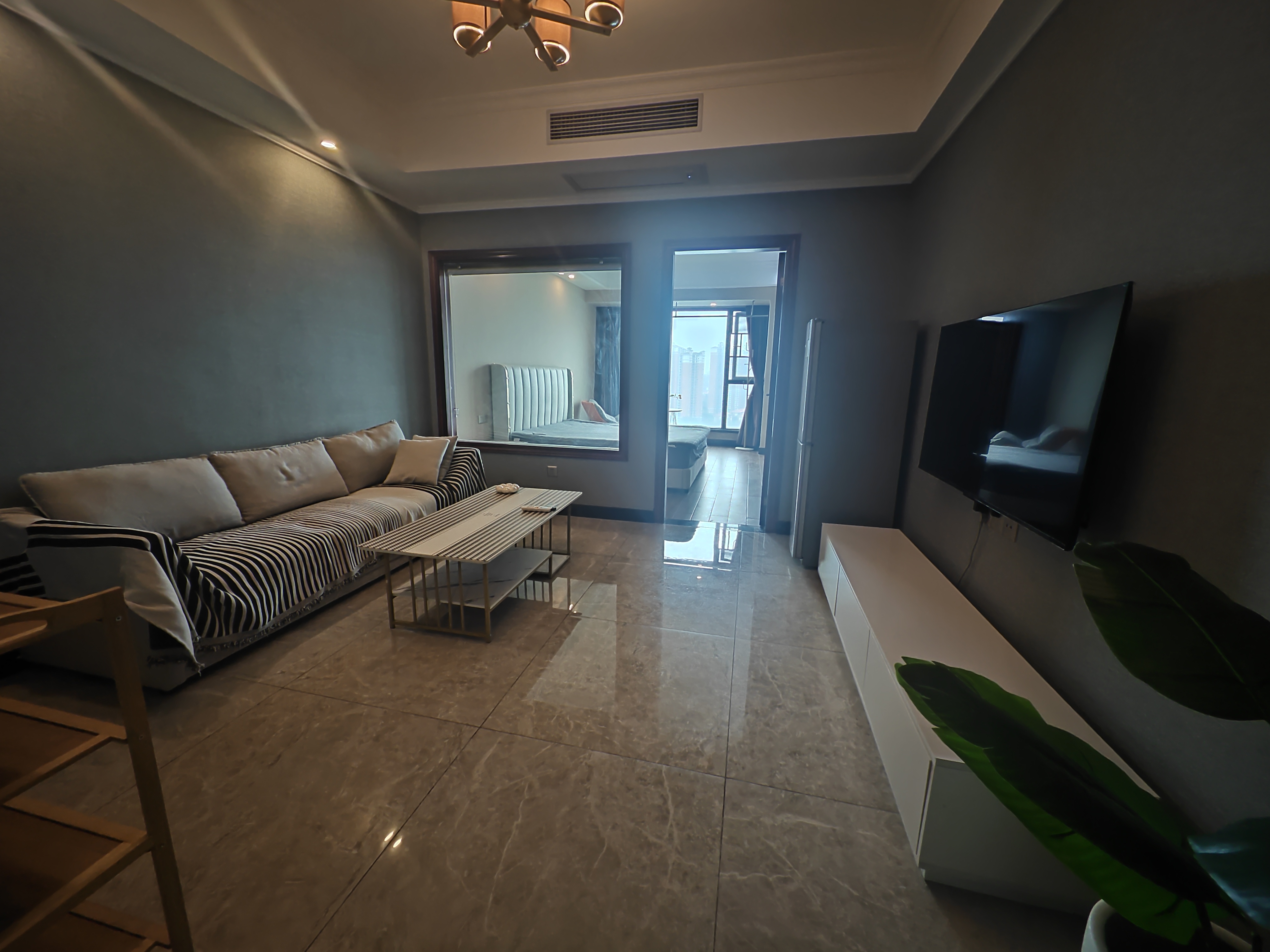 江岸公馆 1室0厅0卫 1600.0元/月 江岸公馆 1室0厅0卫 1600.0元/月室内图