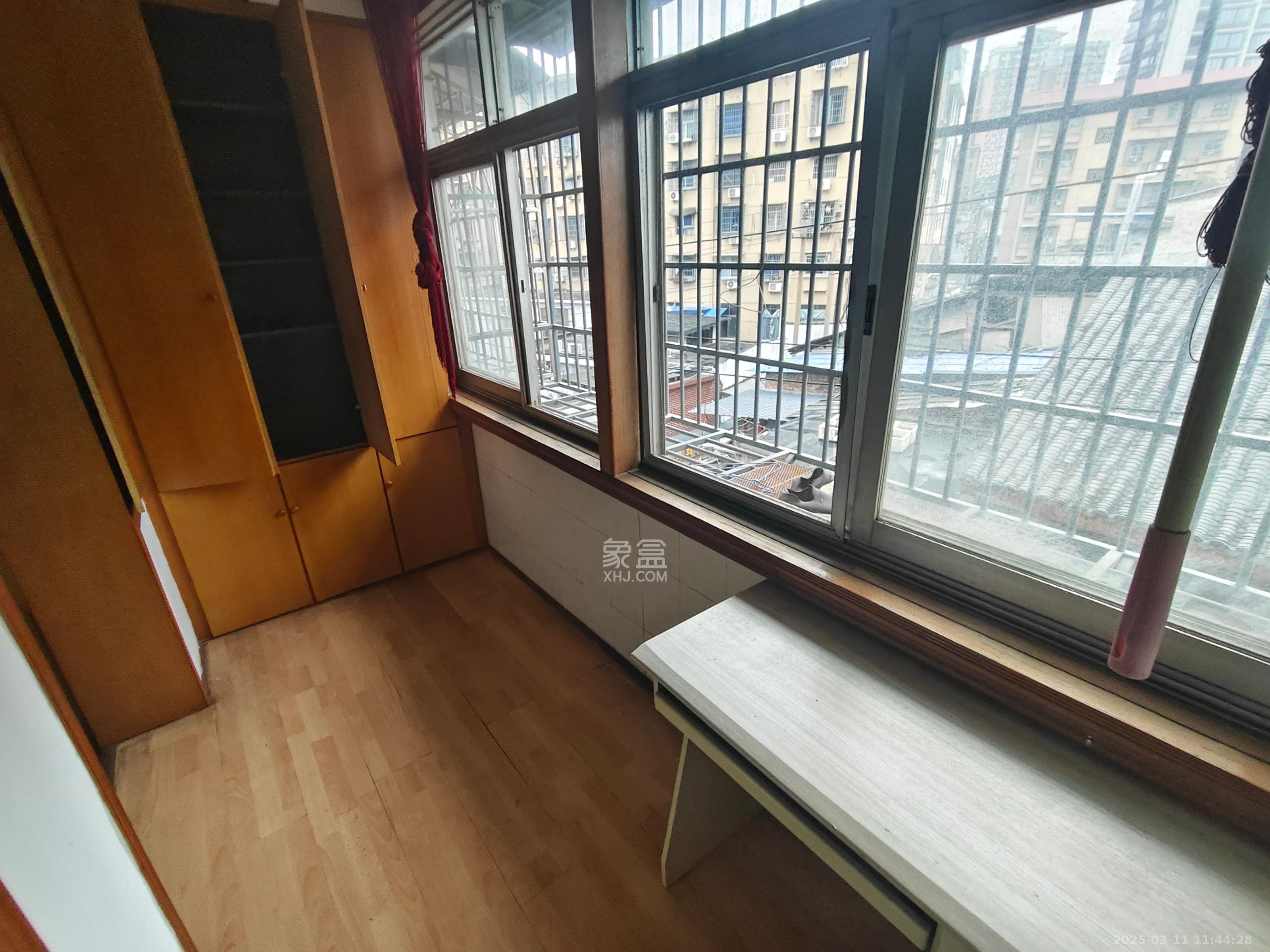 佳兴公寓  2室2厅1卫    3000.0元/月 佳兴公寓  2室2厅1卫    3000.0元/月室内图