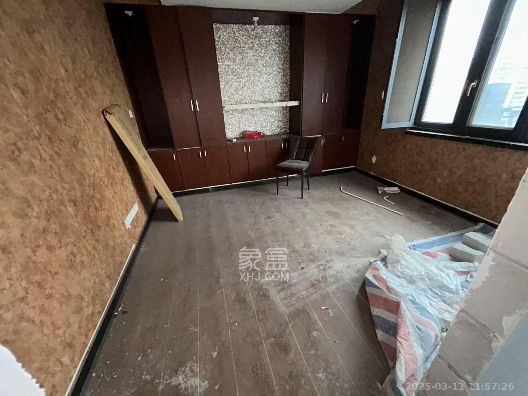 蓝色地标 5室1厅1卫 4500.0元/月 蓝色地标 5室1厅1卫 4500.0元/月室内图