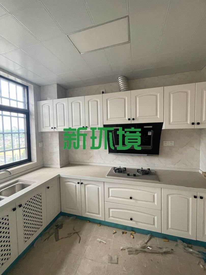 龙源华城  3室2厅2卫   89.80万客厅