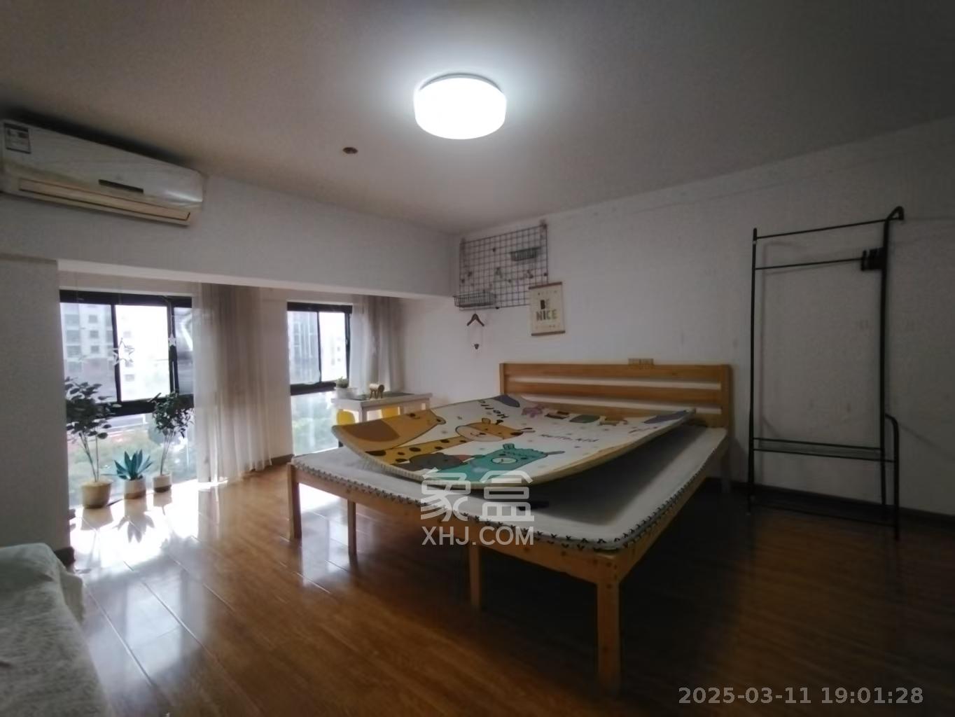 华润置地广场二期  2室2厅1卫    1800.0元/月户型图
