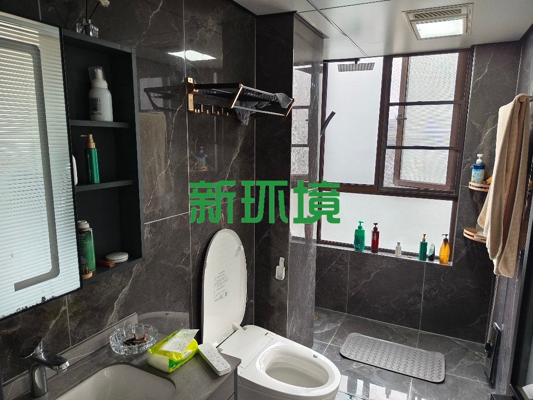 东宸江山里  4室2厅2卫   97.00万客厅