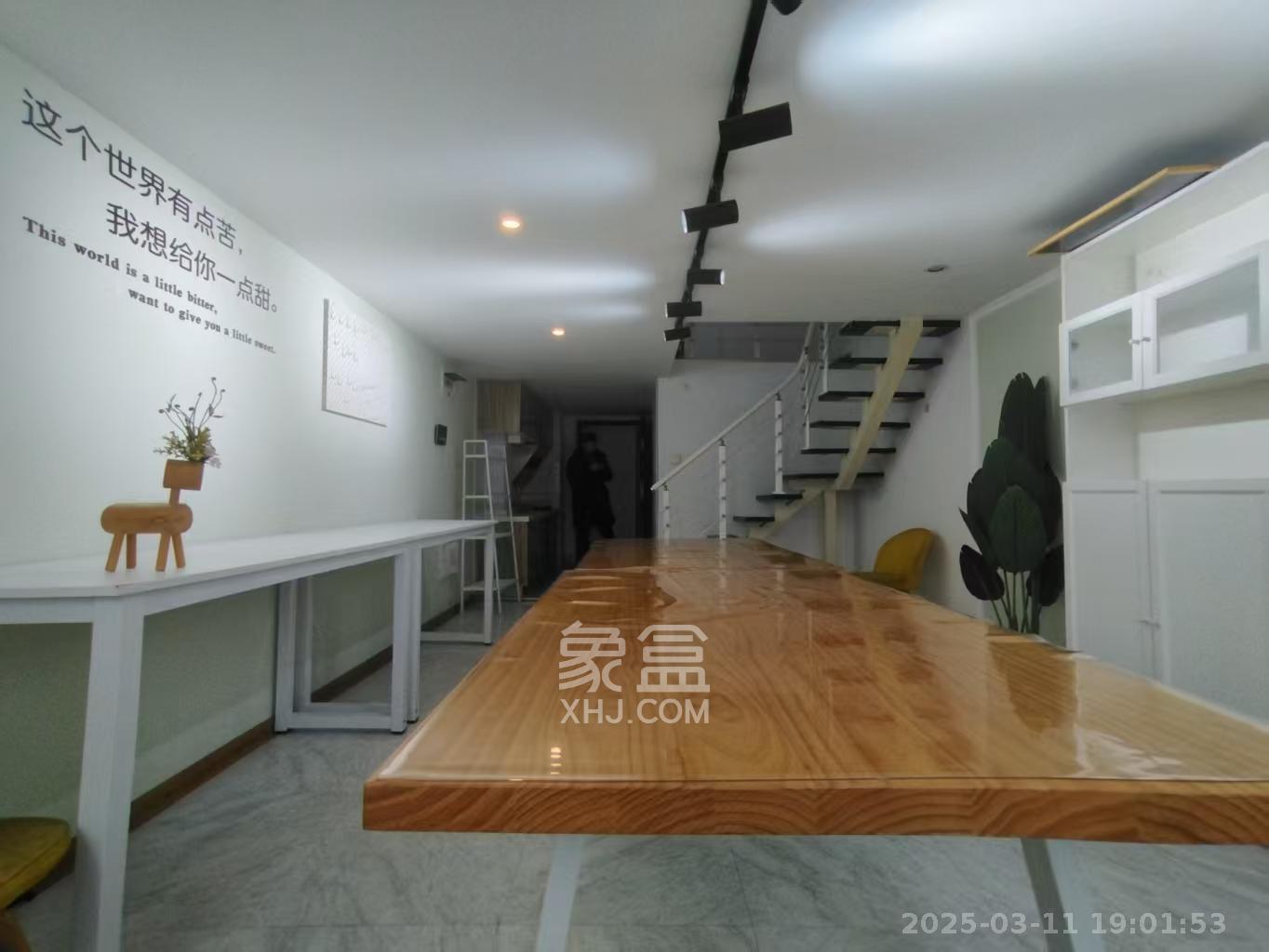 华润置地广场二期  2室2厅1卫    1800.0元/月室内图