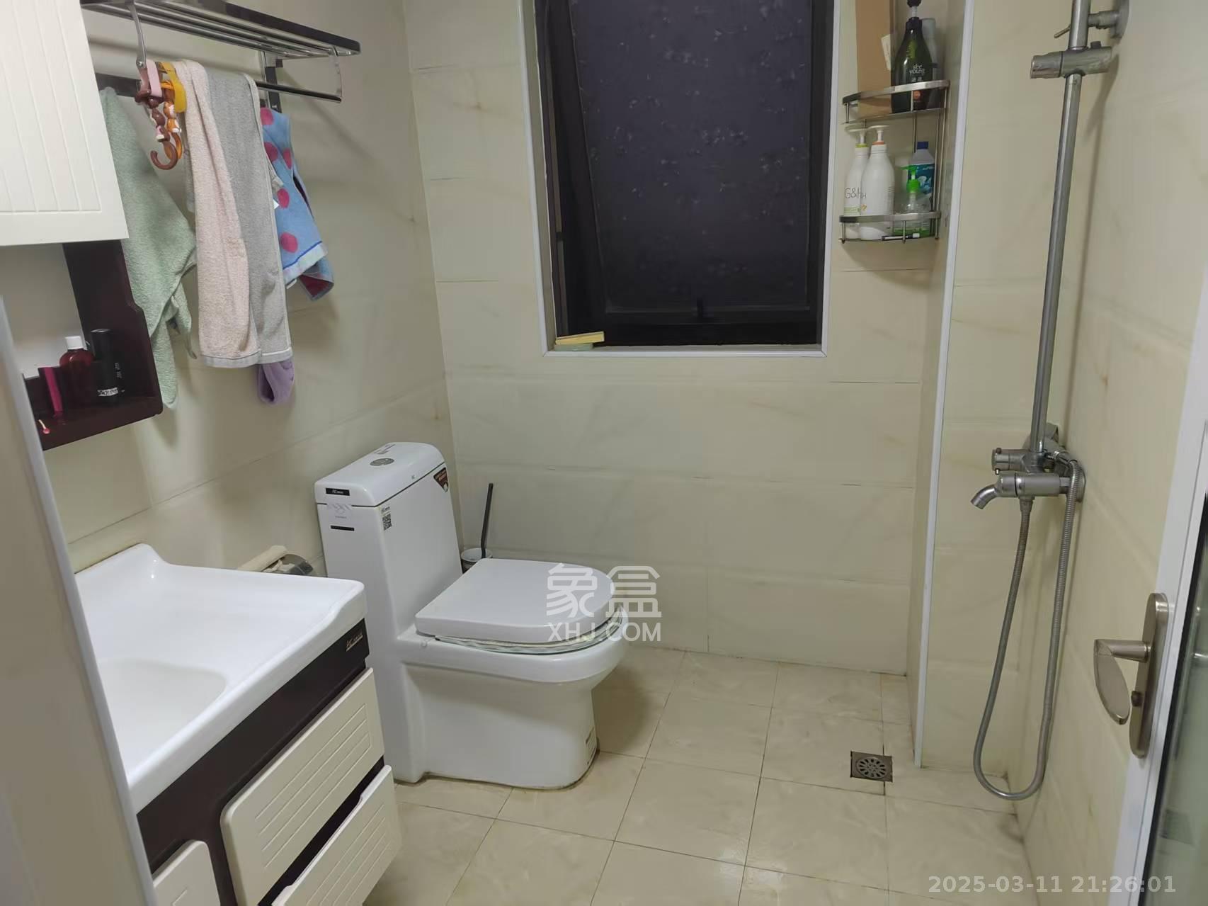 国泰九龙湾  4室2厅2卫    3000.0元/月 国泰九龙湾  4室2厅2卫    3000.0元/月室内图