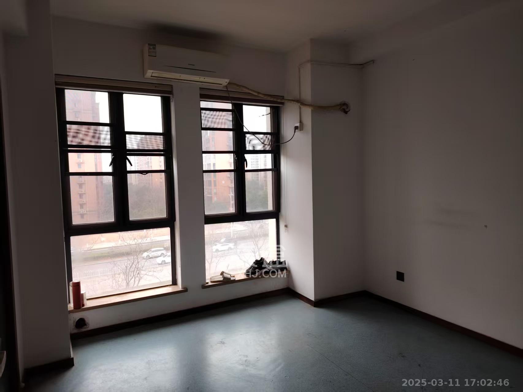 中建芙蓉工社 1室1厅0卫 1200.0元/月 中建芙蓉工社 1室1厅0卫 1200.0元/月室内图