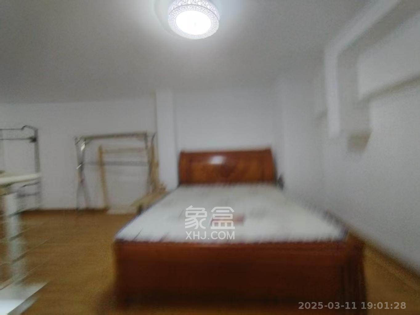 华润置地广场二期  2室2厅1卫    1800.0元/月户型图