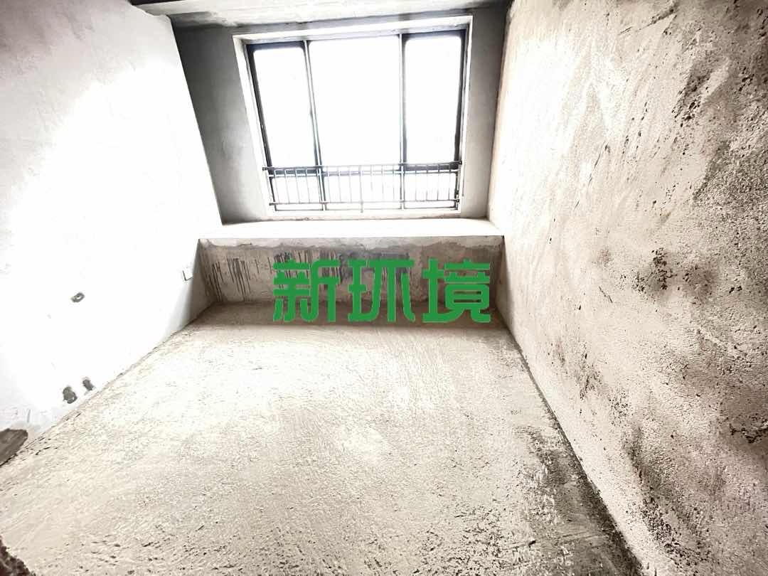 锦绣公馆 5室2厅2卫 83.8万 锦绣公馆 5室2厅2卫 83.8万客厅