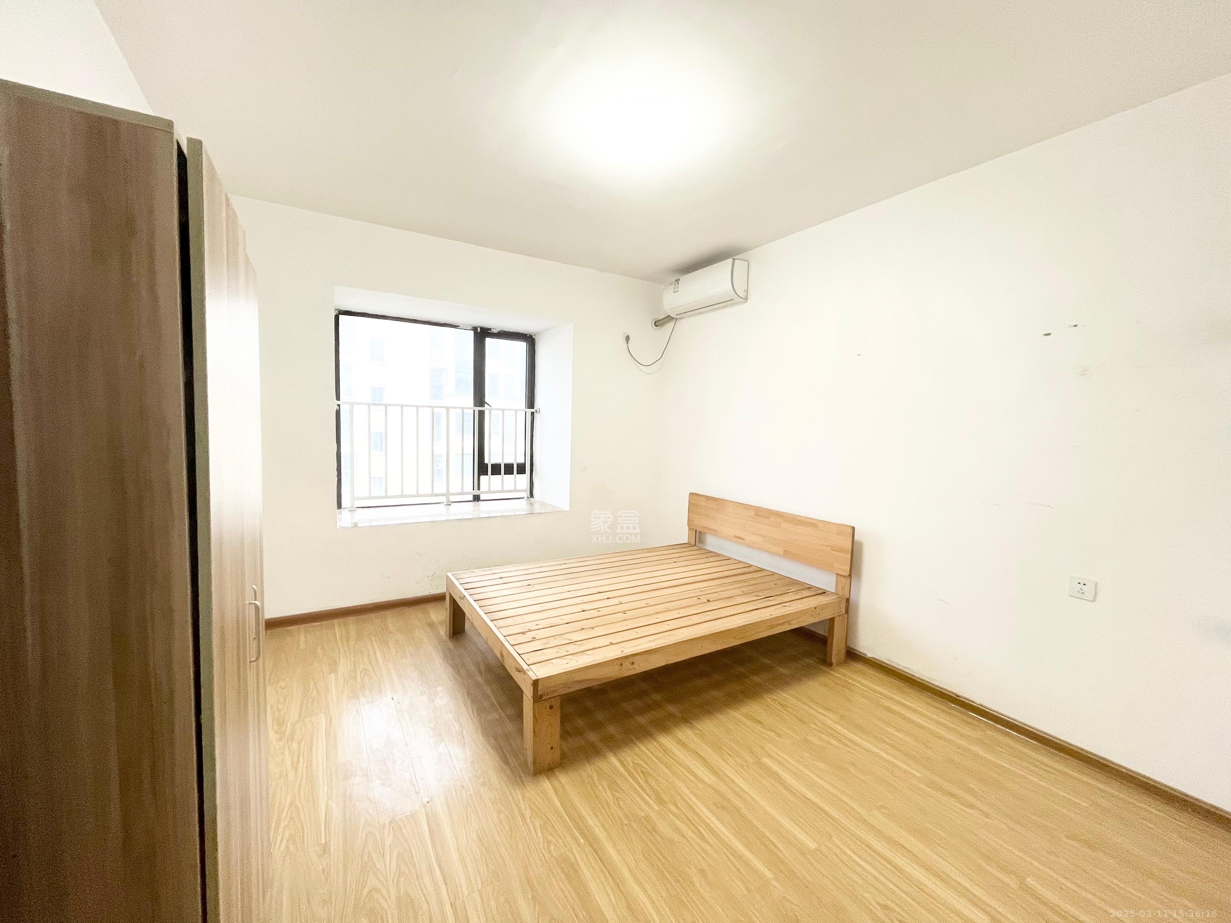 保利麓谷林语E区 3室2厅1卫 2200.0元/月 保利麓谷林语E区 3室2厅1卫 2200.0元/月室内图