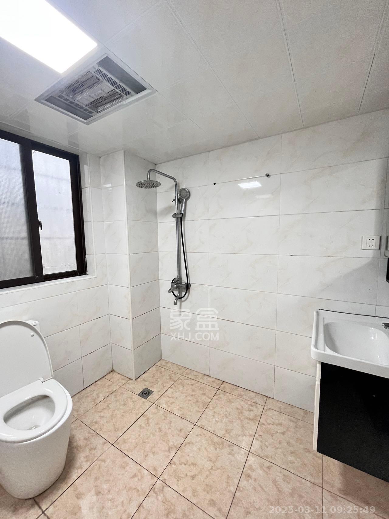 联丰苑 3室2厅2卫 2100.0元/月 联丰苑 3室2厅2卫 2100.0元/月室内图