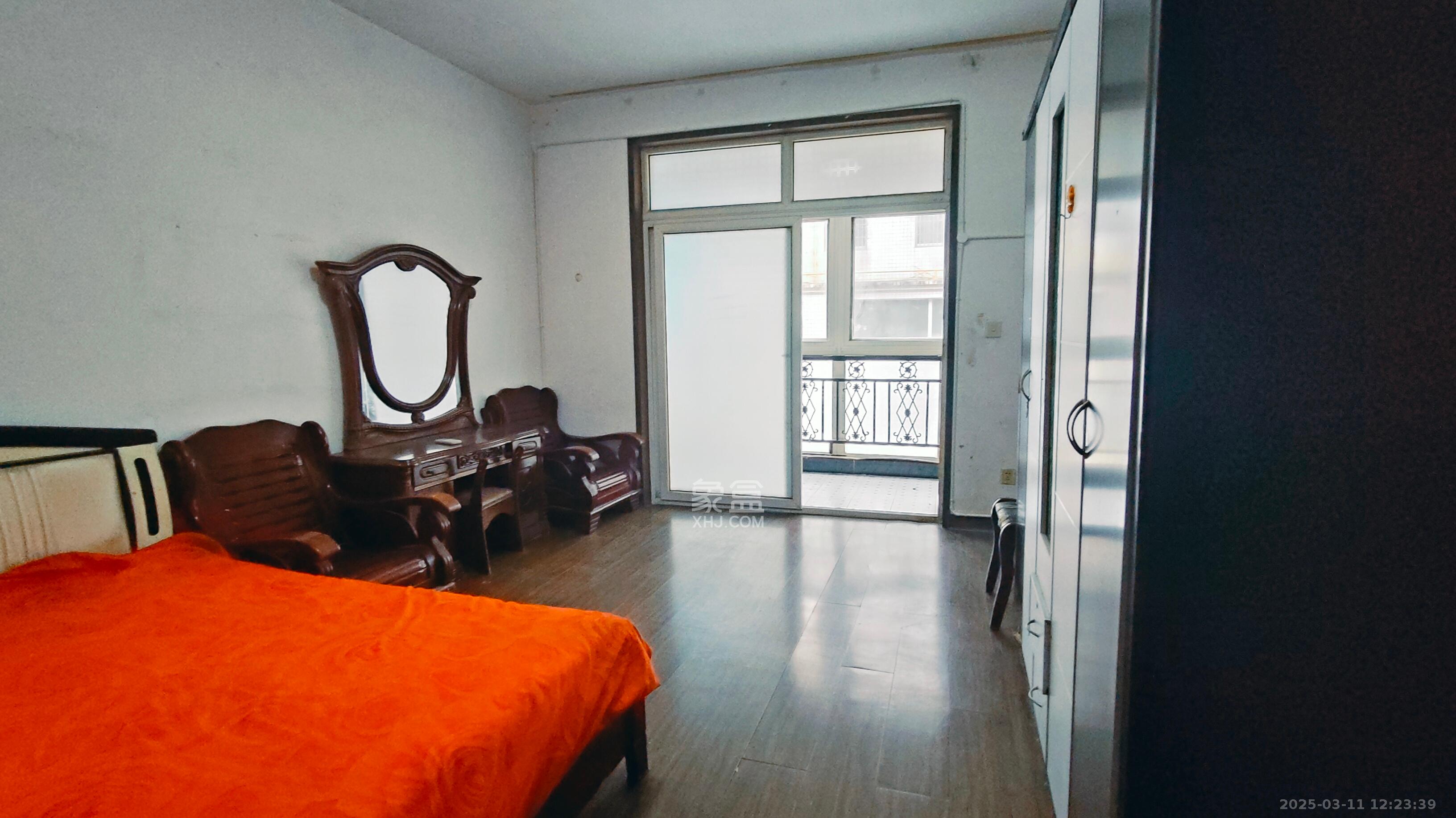 湘绣城 2室2厅2卫 1400.0元/月 湘绣城 2室2厅2卫 1400.0元/月室内图