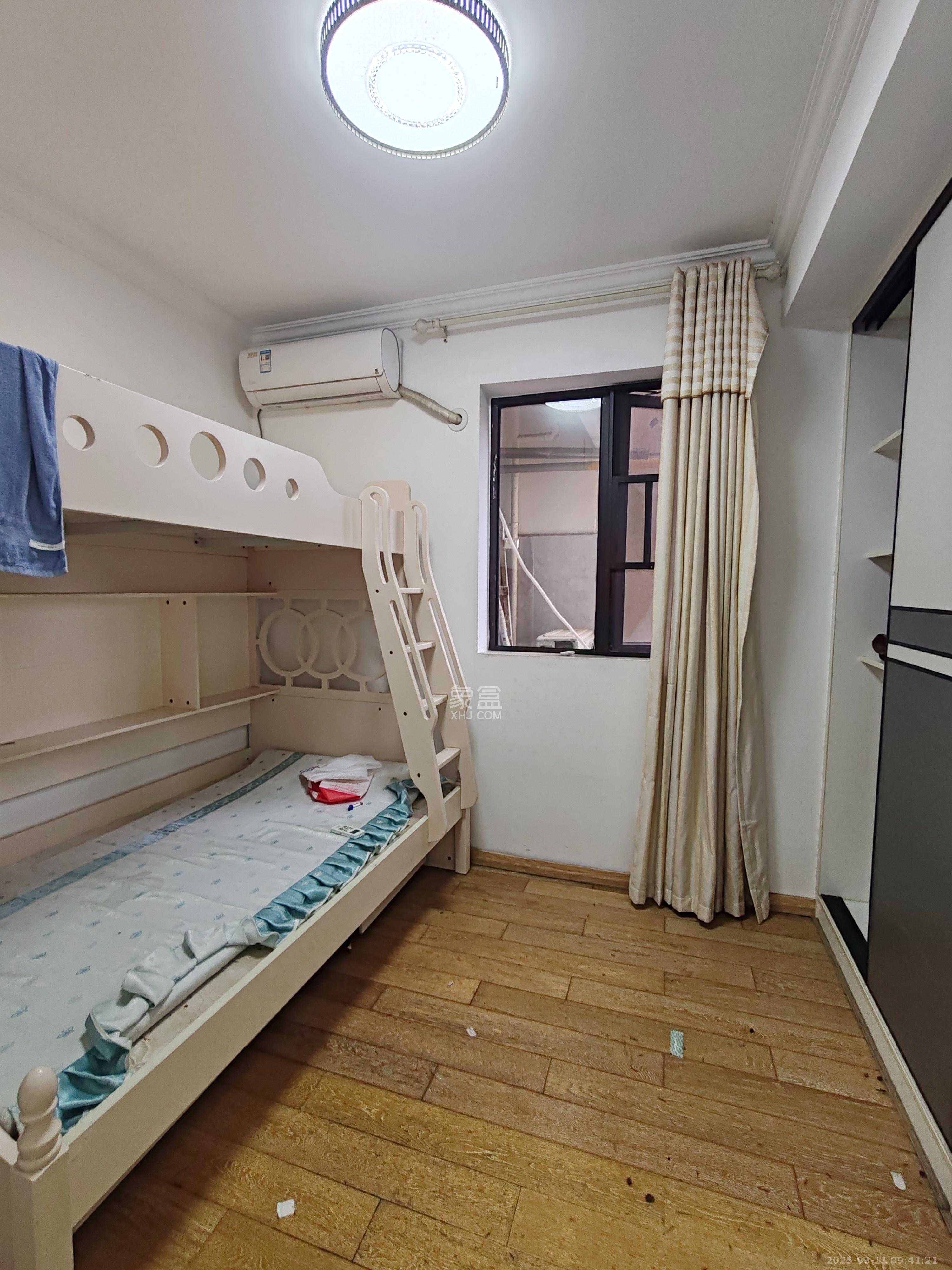 中铁西江悦一期  4室2厅2卫   3200.00元/月室内图