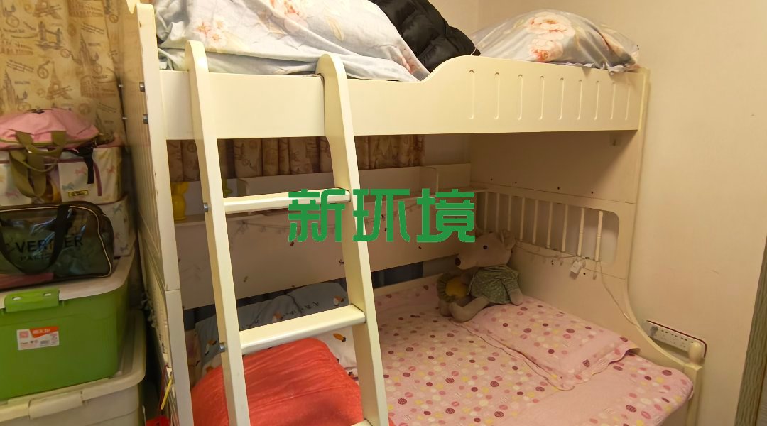 维港十字街  3室2厅2卫   70.00万客厅