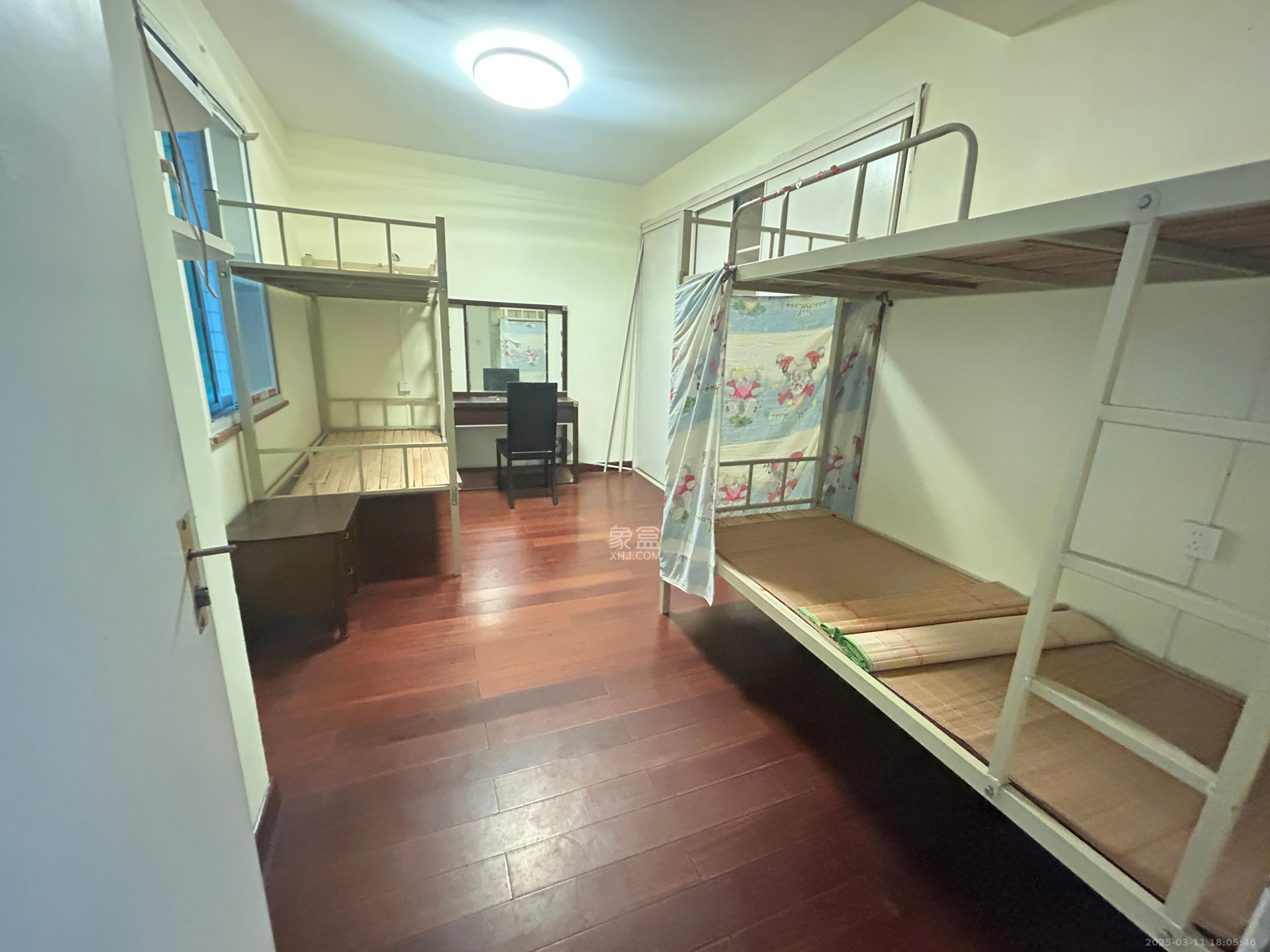鑫溪大厦  4室2厅1卫   4600.00元/月室内图