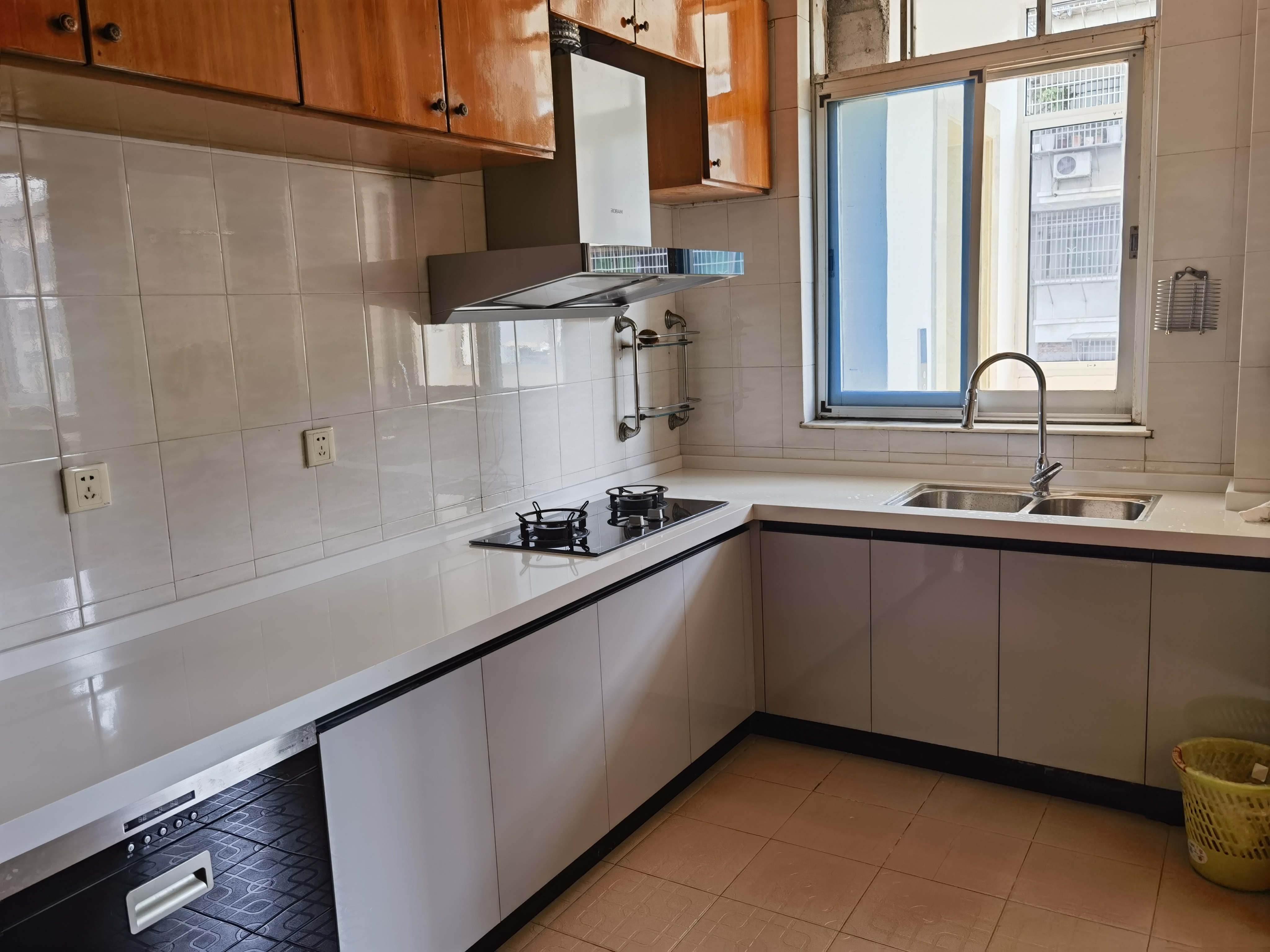 赫山区青年路茂林社区 3室2厅1卫 1200.0元/月 赫山区青年路茂林社区 3室2厅1卫 1200.0元/月室内图