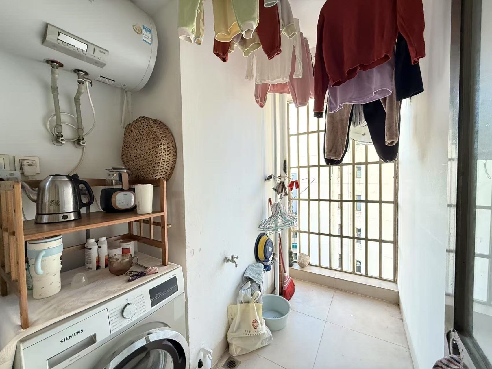 水岸长桥  3室2厅1卫    170.0万 水岸长桥  3室2厅1卫    170.0万客厅