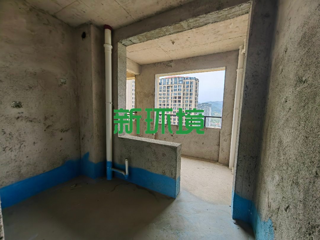 丽景天下二期  5室2厅2卫    96.8万 丽景天下二期  5室2厅2卫    96.8万客厅