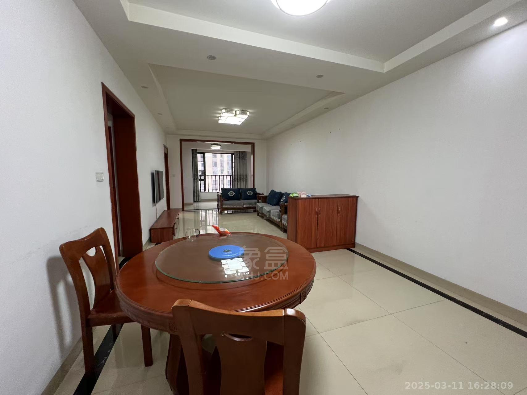 中泰财富湘江 3室2厅1卫 2200.0元/月 中泰财富湘江 3室2厅1卫 2200.0元/月室内图