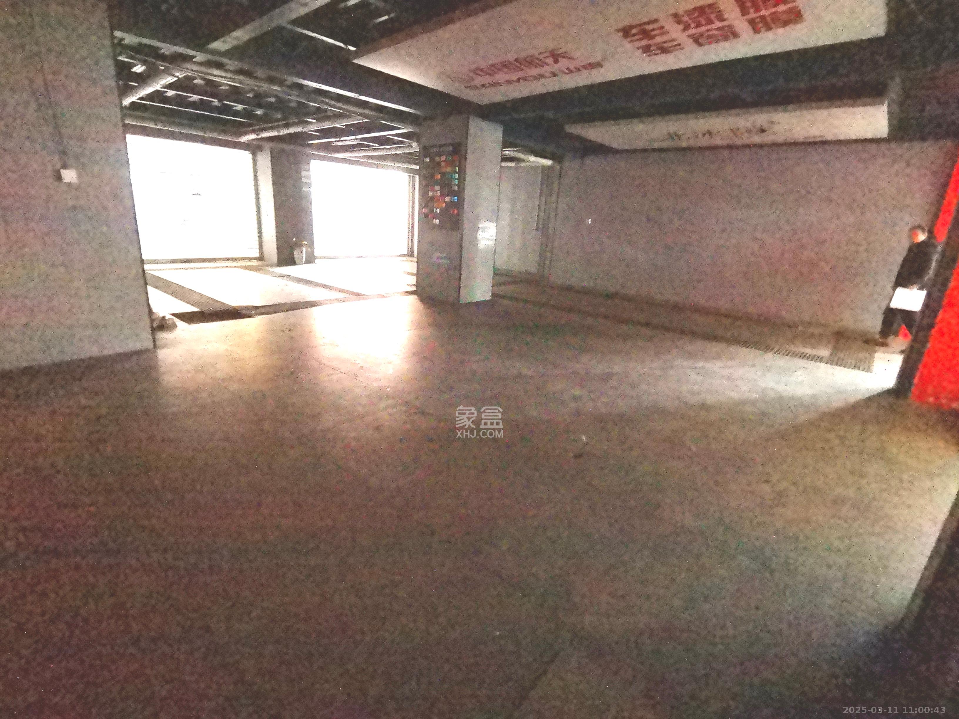 中南汽车世界   26.0㎡     2000.00元/月室内图