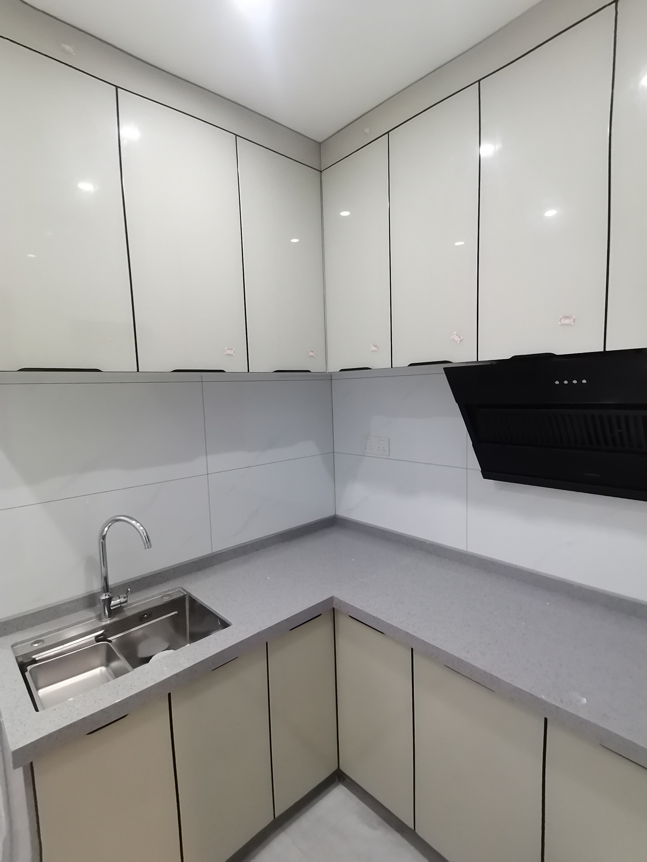 龙湖光年  1室1厅1卫    1800.0元/月 龙湖光年  1室1厅1卫    1800.0元/月室内图