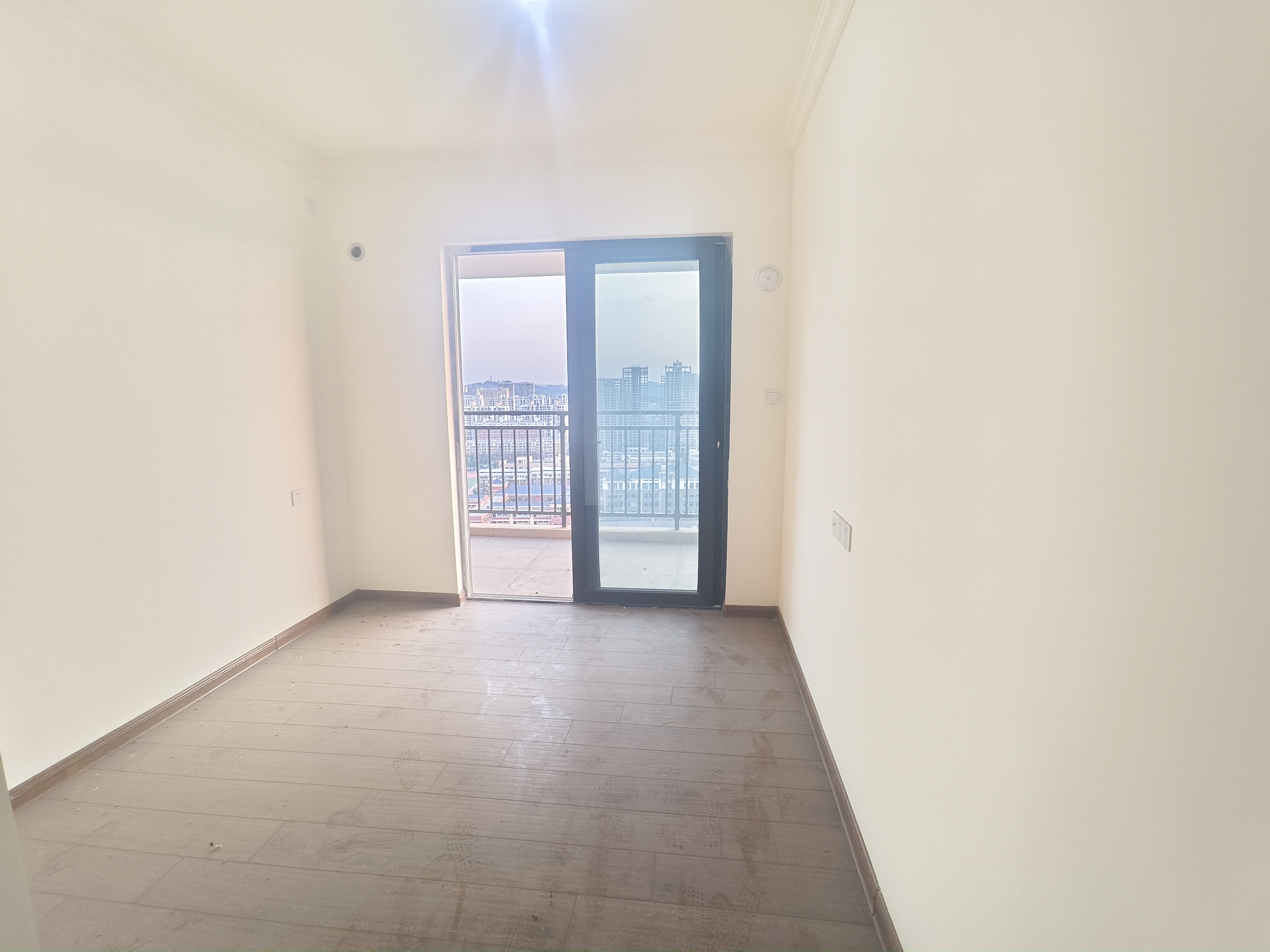 碧桂园娄星府 4室1厅1卫 76.8万 碧桂园娄星府 4室1厅1卫 76.8万客厅