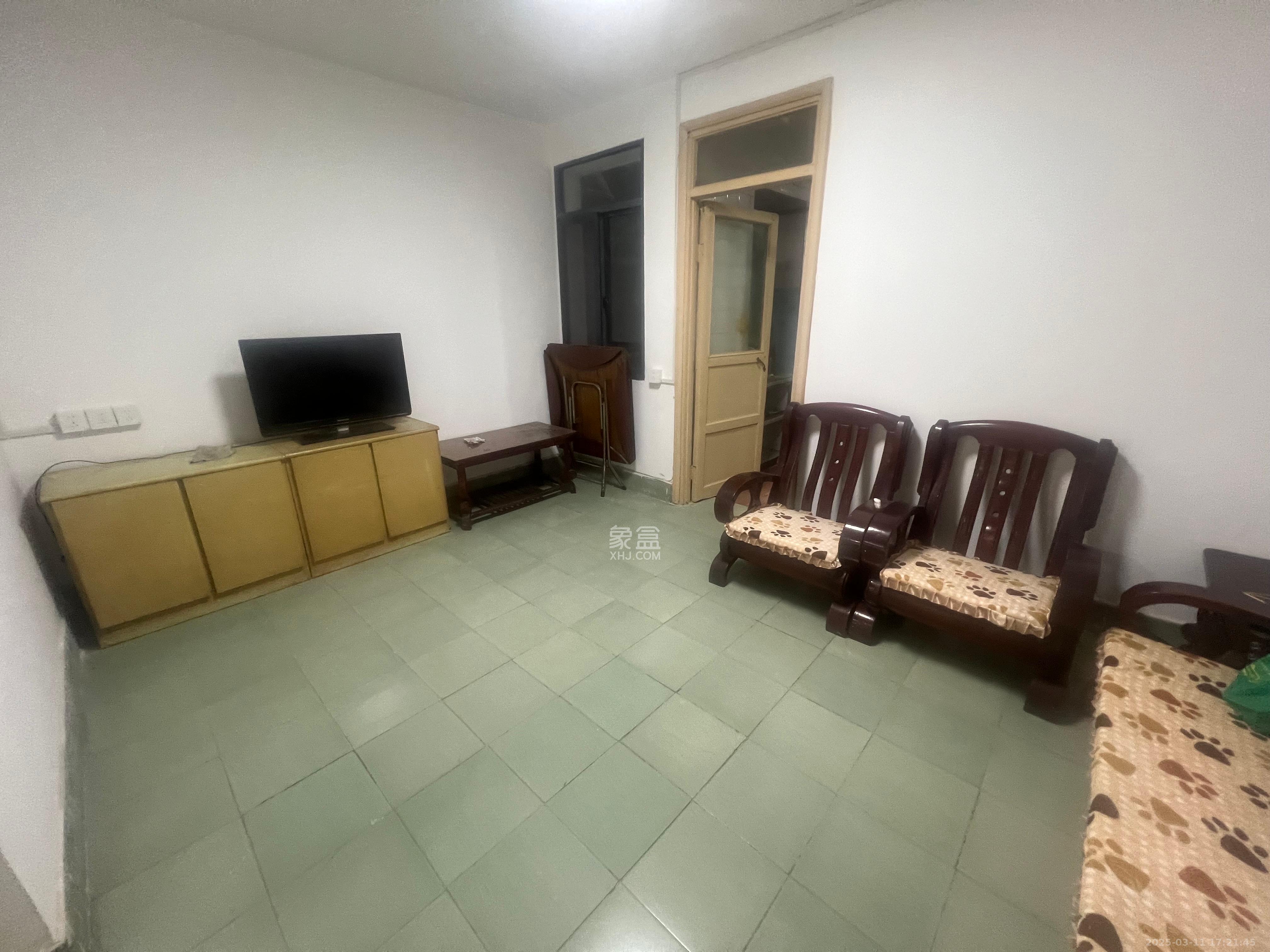 向东南社区  2室1厅1卫   1400.00元/月