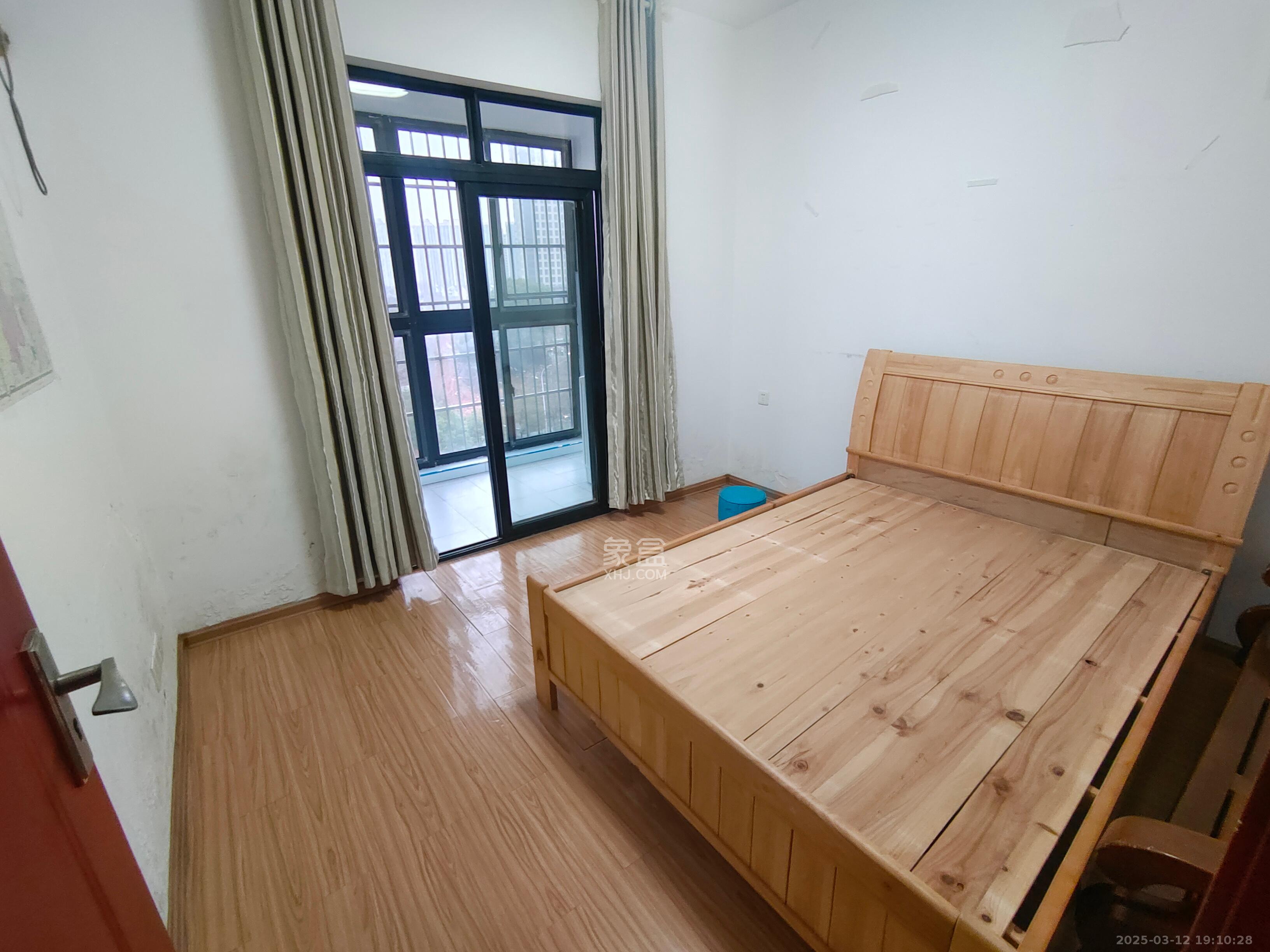 英郡年华 3室2厅1卫 2200.0元/月 英郡年华 3室2厅1卫 2200.0元/月室内图