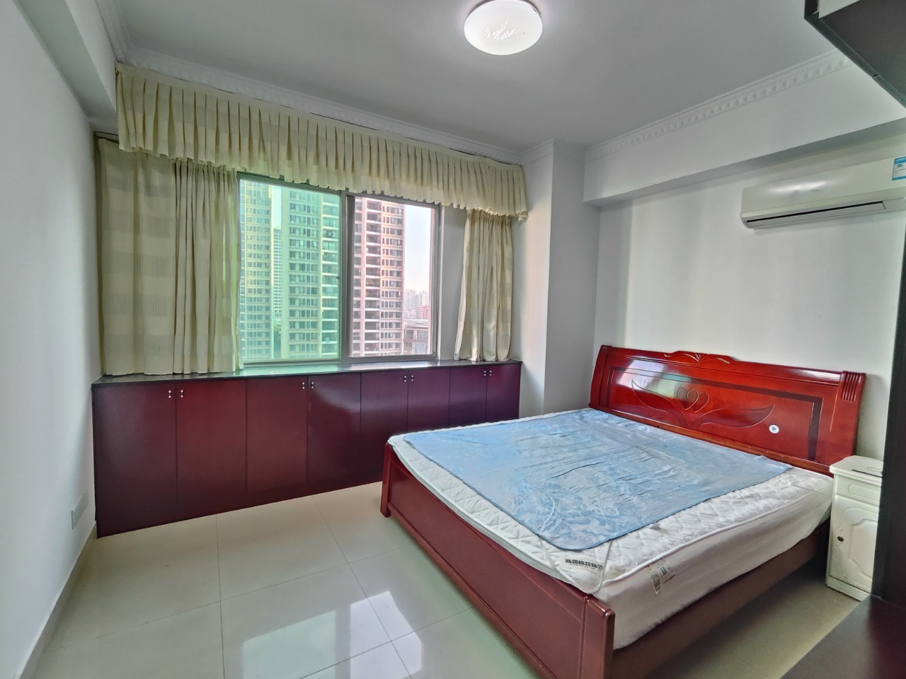 德意雅苑 2室2厅1卫 2200.0元/月 德意雅苑 2室2厅1卫 2200.0元/月室内图