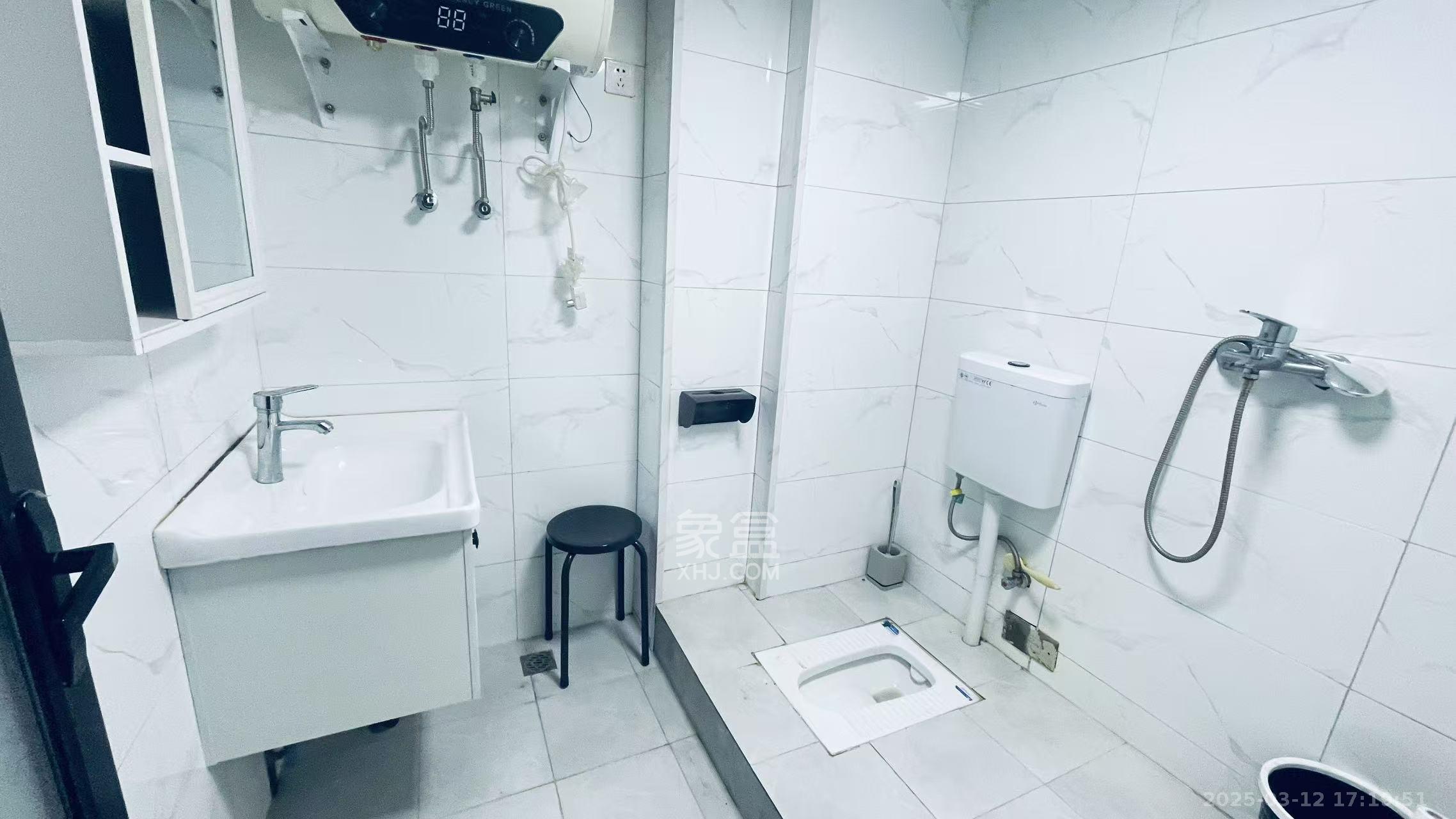 芙蓉万国城MOMA(卓越汇富苑) 1室1厅1卫 2000.0元/月 芙蓉万国城MOMA(卓越汇富苑) 1室1厅1卫 2000.0元/月室内图