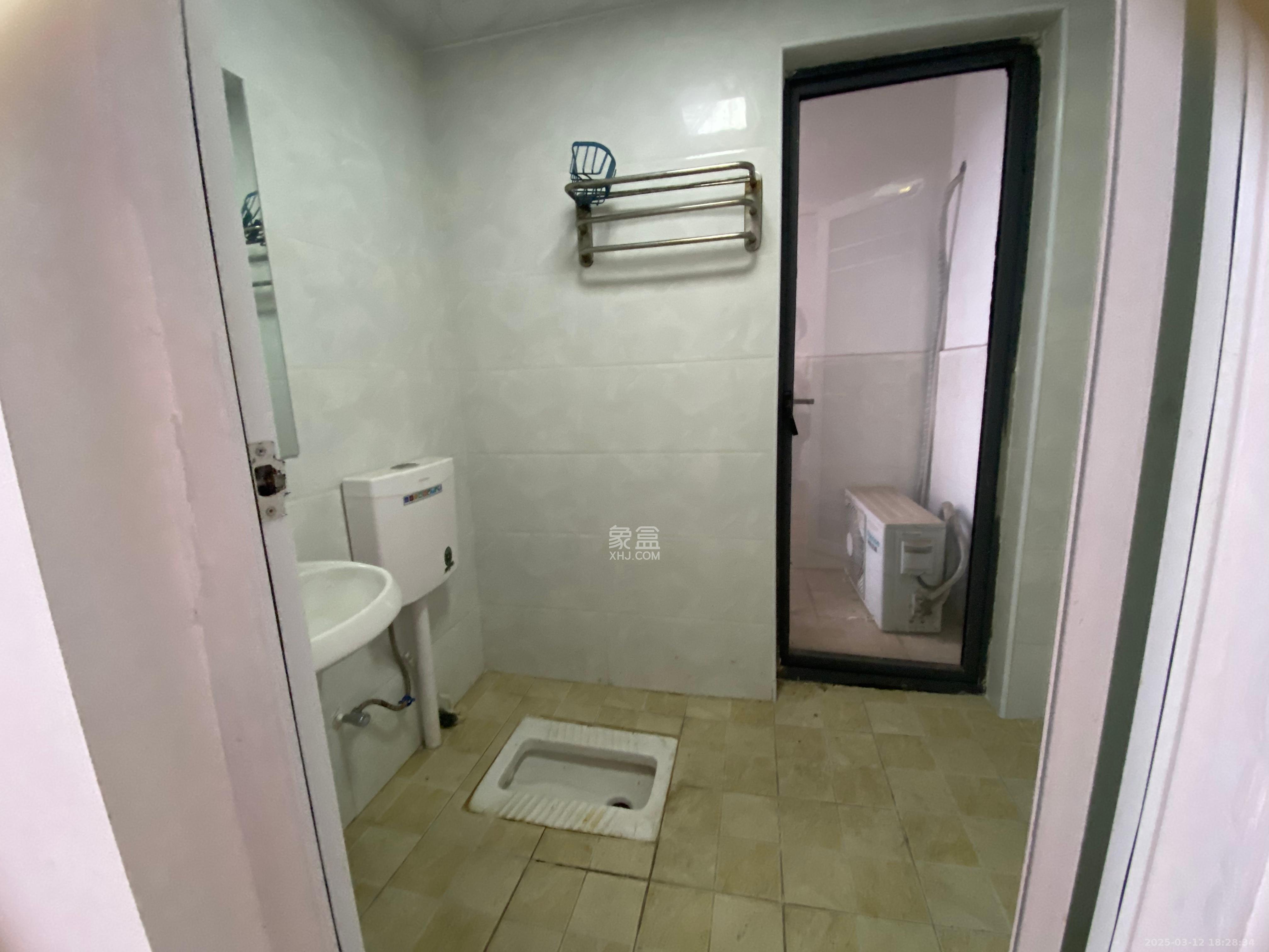 雅阁国际 2室2厅1卫 2500.0元/月 雅阁国际 2室2厅1卫 2500.0元/月室内图