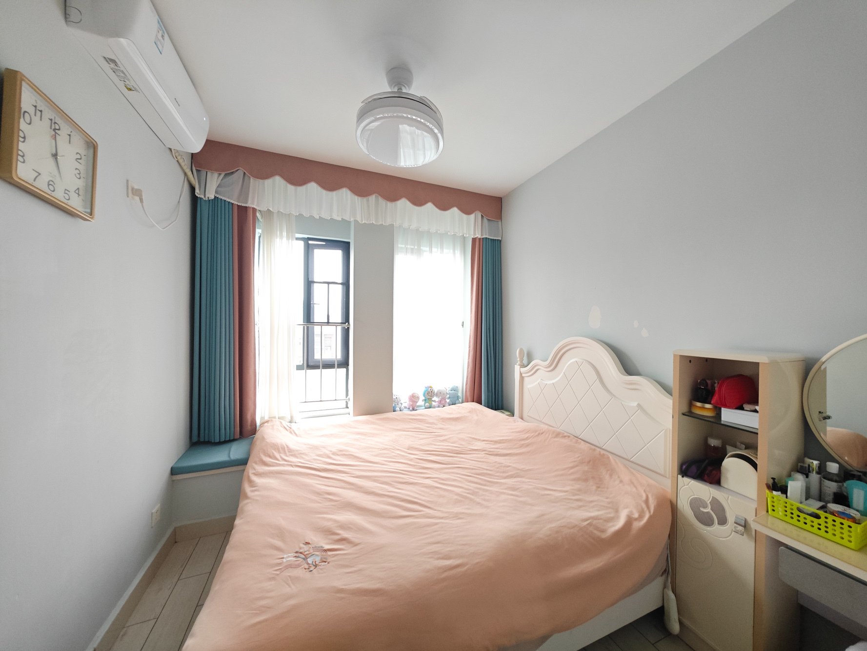 奥林匹克花园 4室2厅2卫 108.0万 奥林匹克花园 4室2厅2卫 108.0万卧室