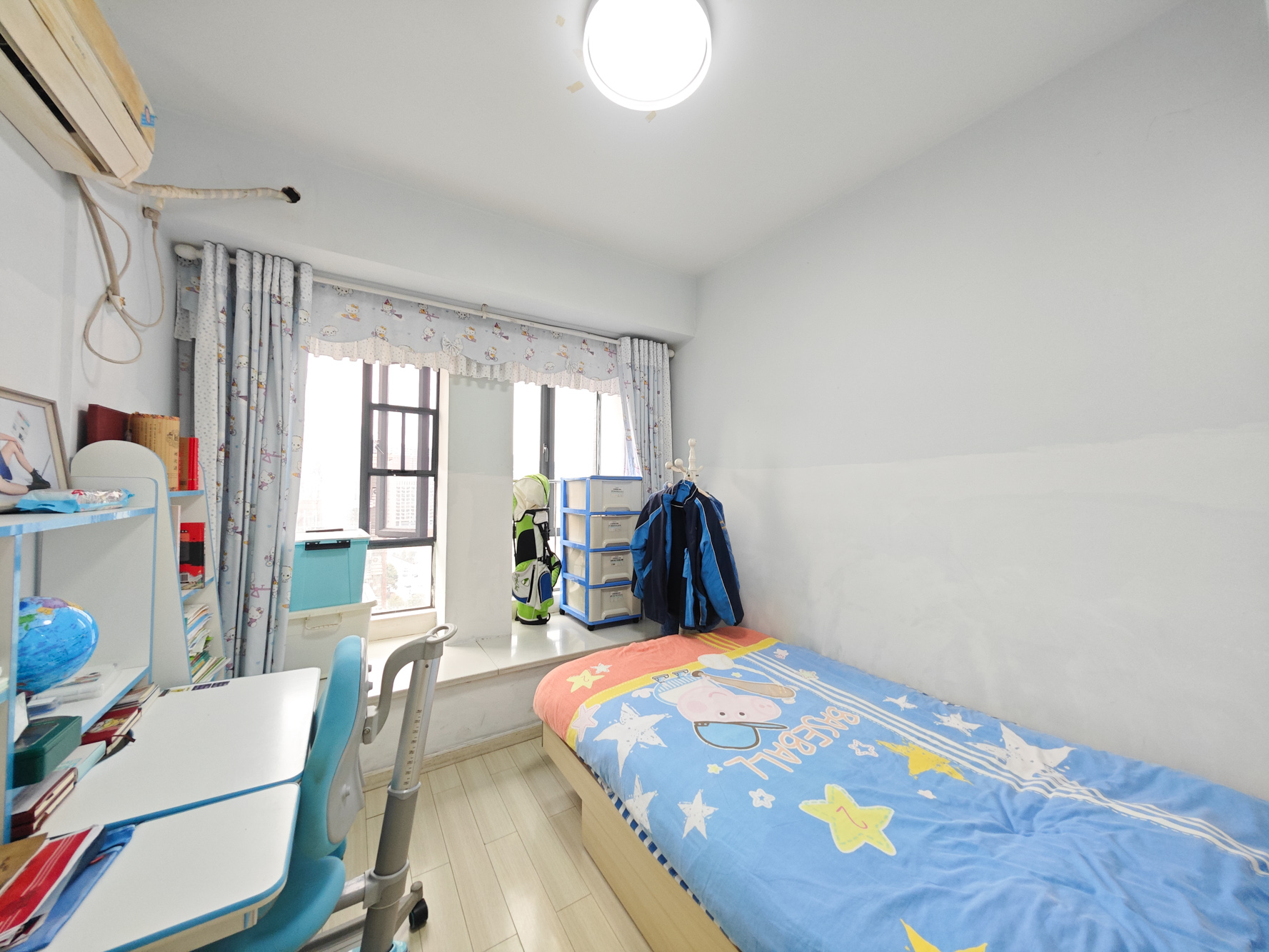 奥林匹克花园 4室2厅2卫 108.0万 奥林匹克花园 4室2厅2卫 108.0万卧室