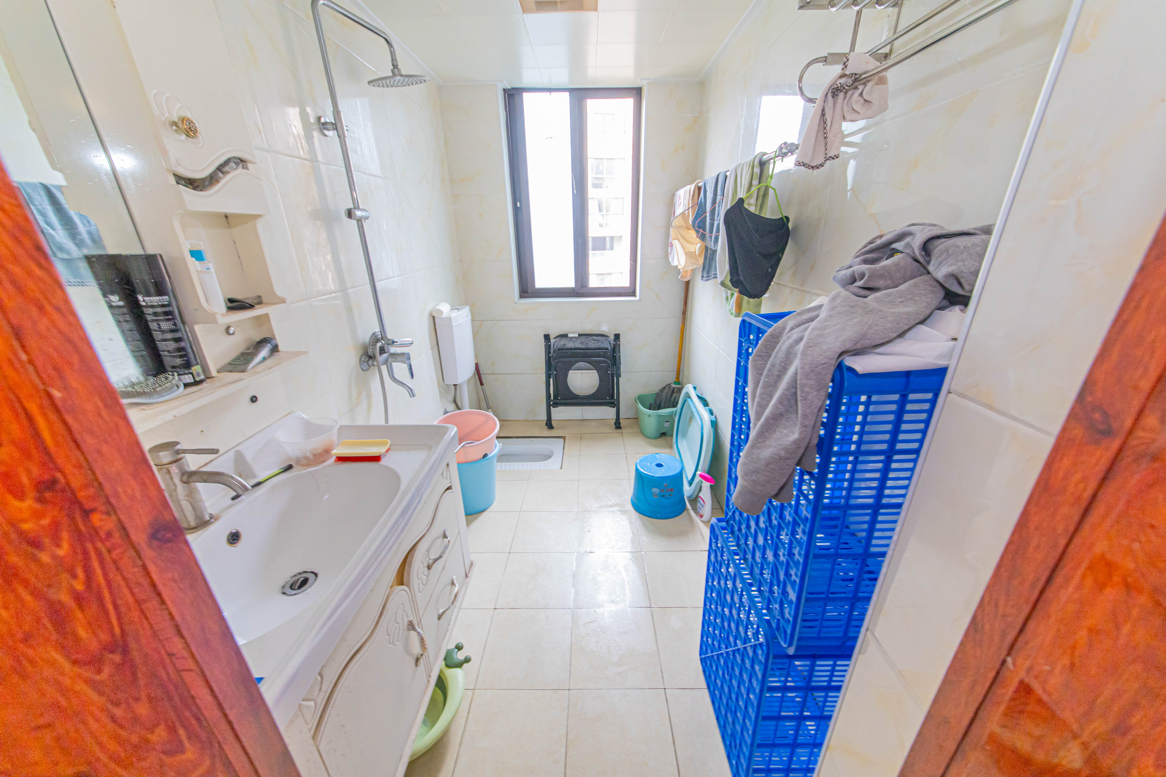 鑫远悦城(鑫远悦时代) 4室2厅2卫 135.0万 鑫远悦城(鑫远悦时代) 4室2厅2卫 135.0万卫生间