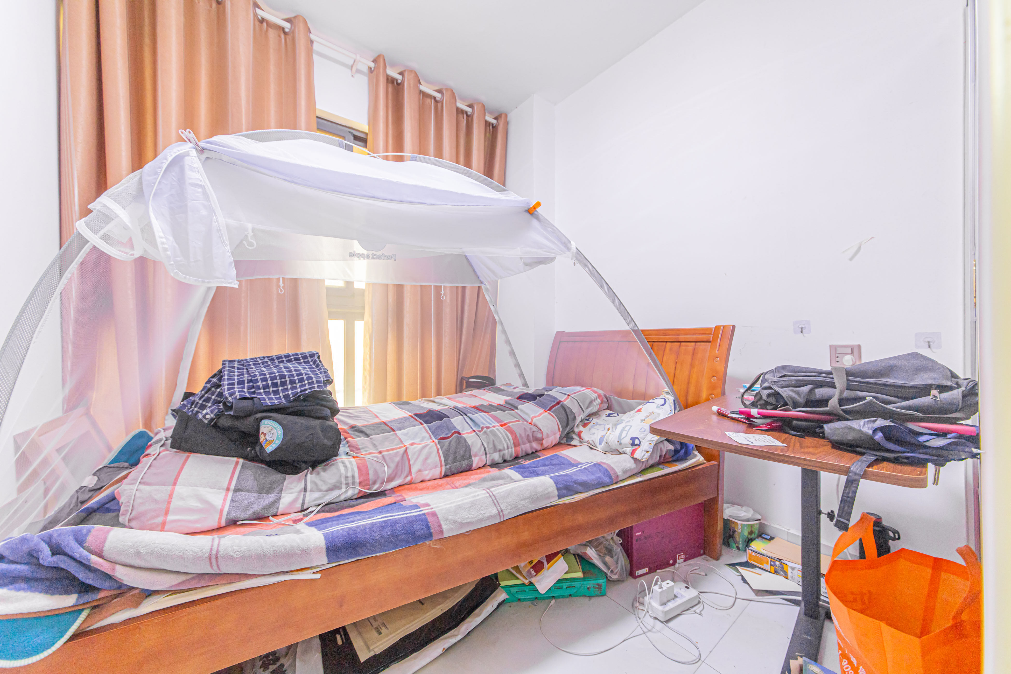 鑫远悦城(鑫远悦时代) 4室2厅2卫 135.0万 鑫远悦城(鑫远悦时代) 4室2厅2卫 135.0万卧室