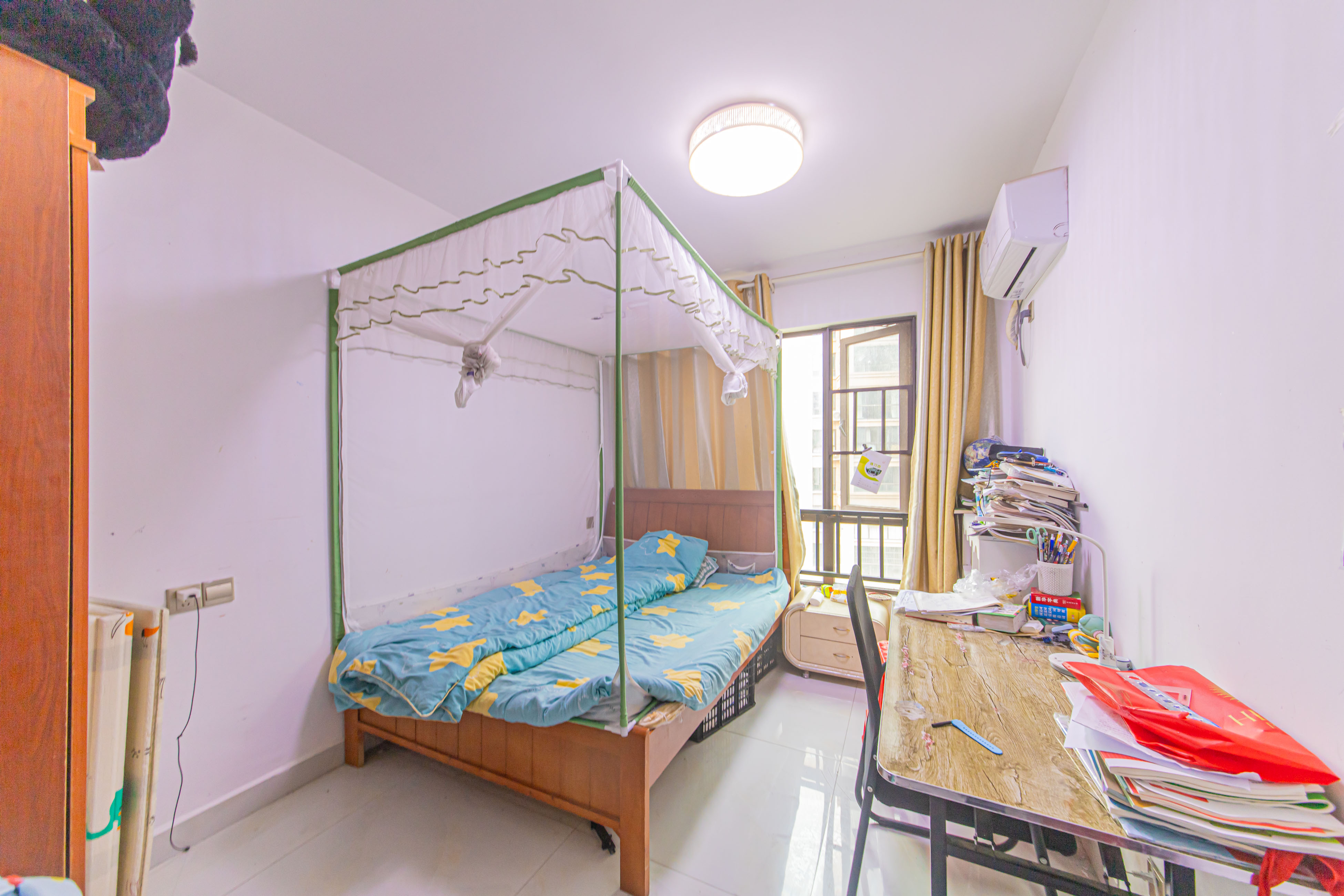 鑫远悦城(鑫远悦时代) 4室2厅2卫 135.0万 鑫远悦城(鑫远悦时代) 4室2厅2卫 135.0万卧室