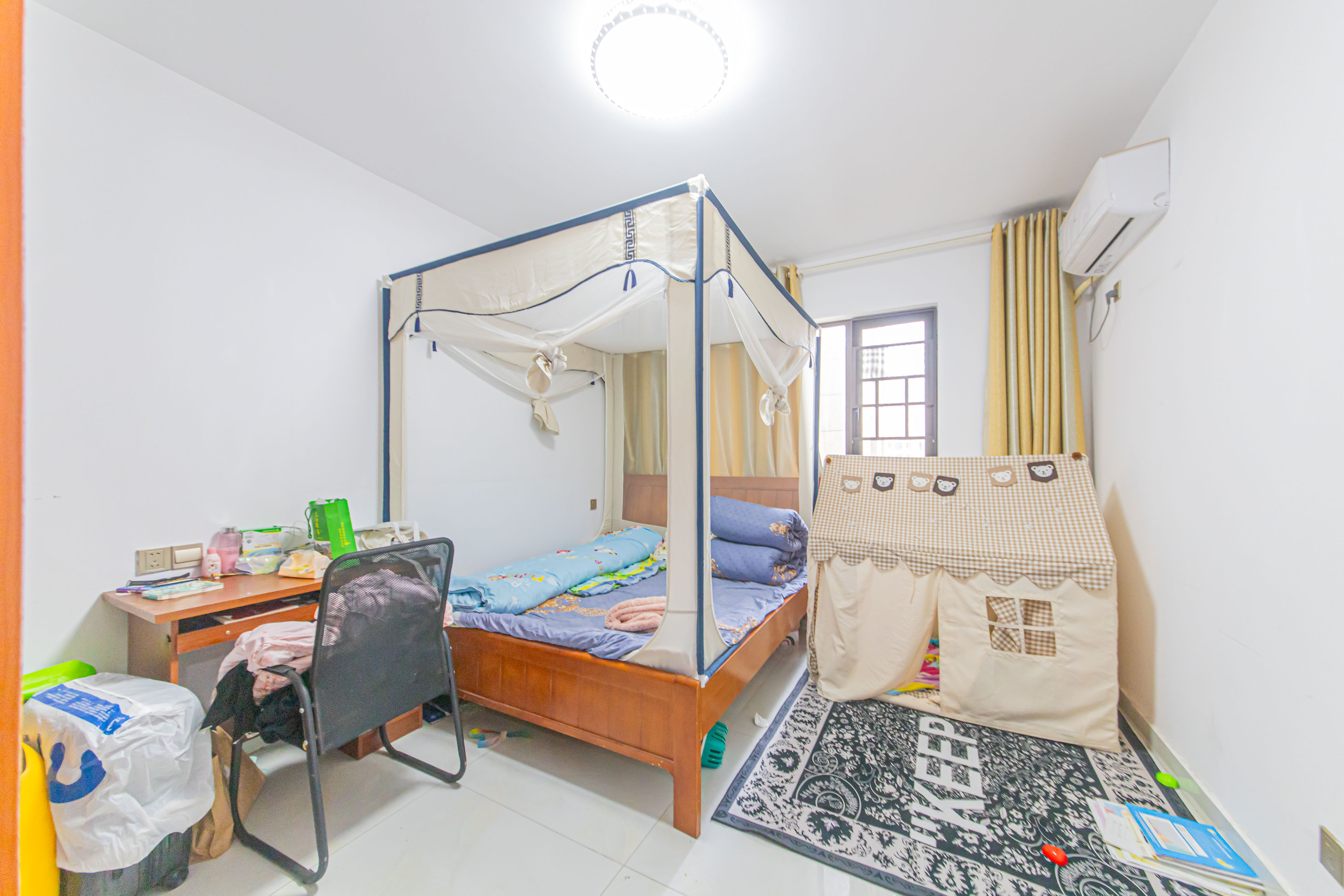 鑫远悦城(鑫远悦时代) 4室2厅2卫 135.0万 鑫远悦城(鑫远悦时代) 4室2厅2卫 135.0万卧室