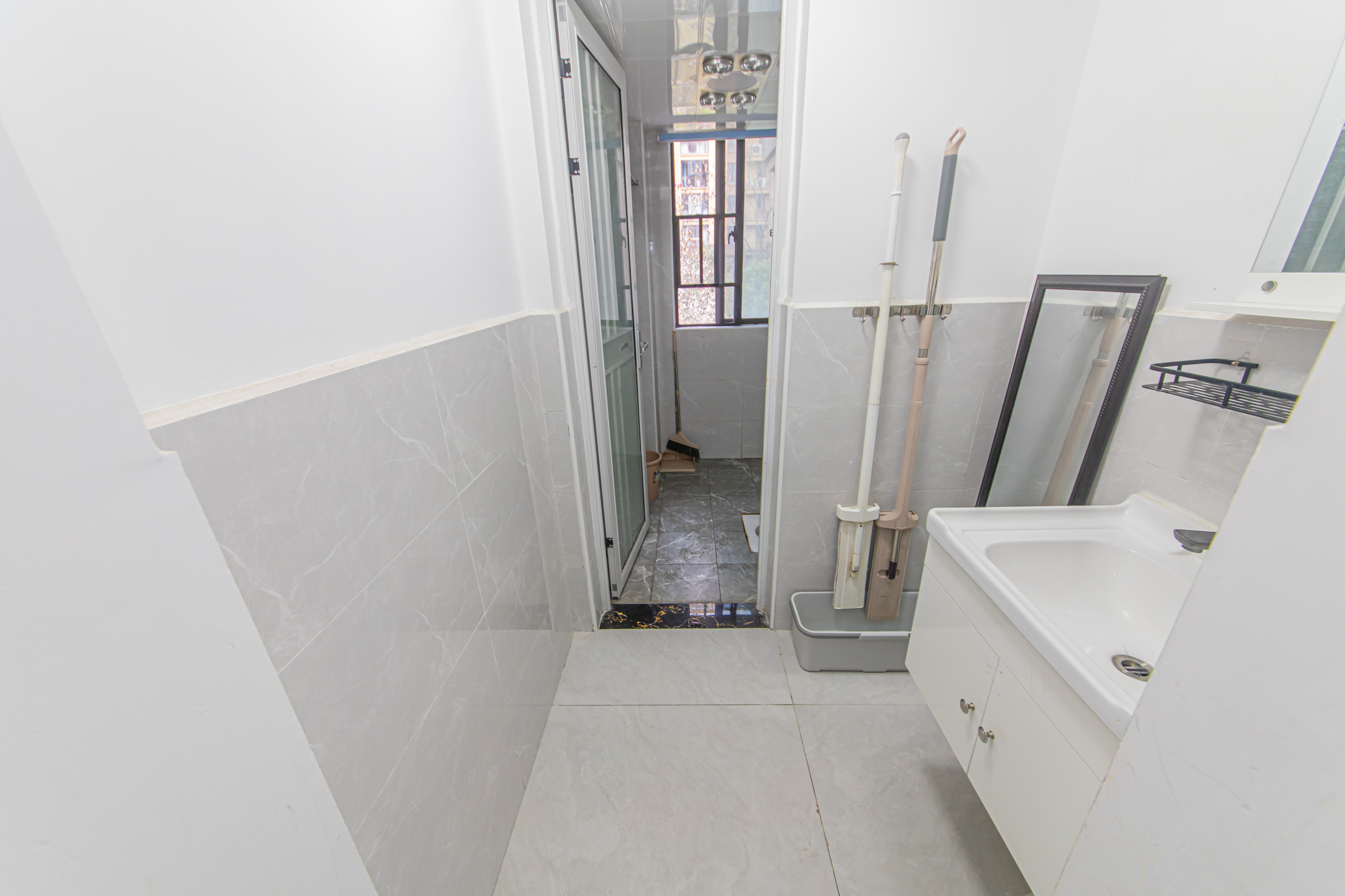 鑫远悦城(鑫远悦时代)  4室2厅1卫    104.0万 鑫远悦城(鑫远悦时代)  4室2厅1卫    104.0万卫生间