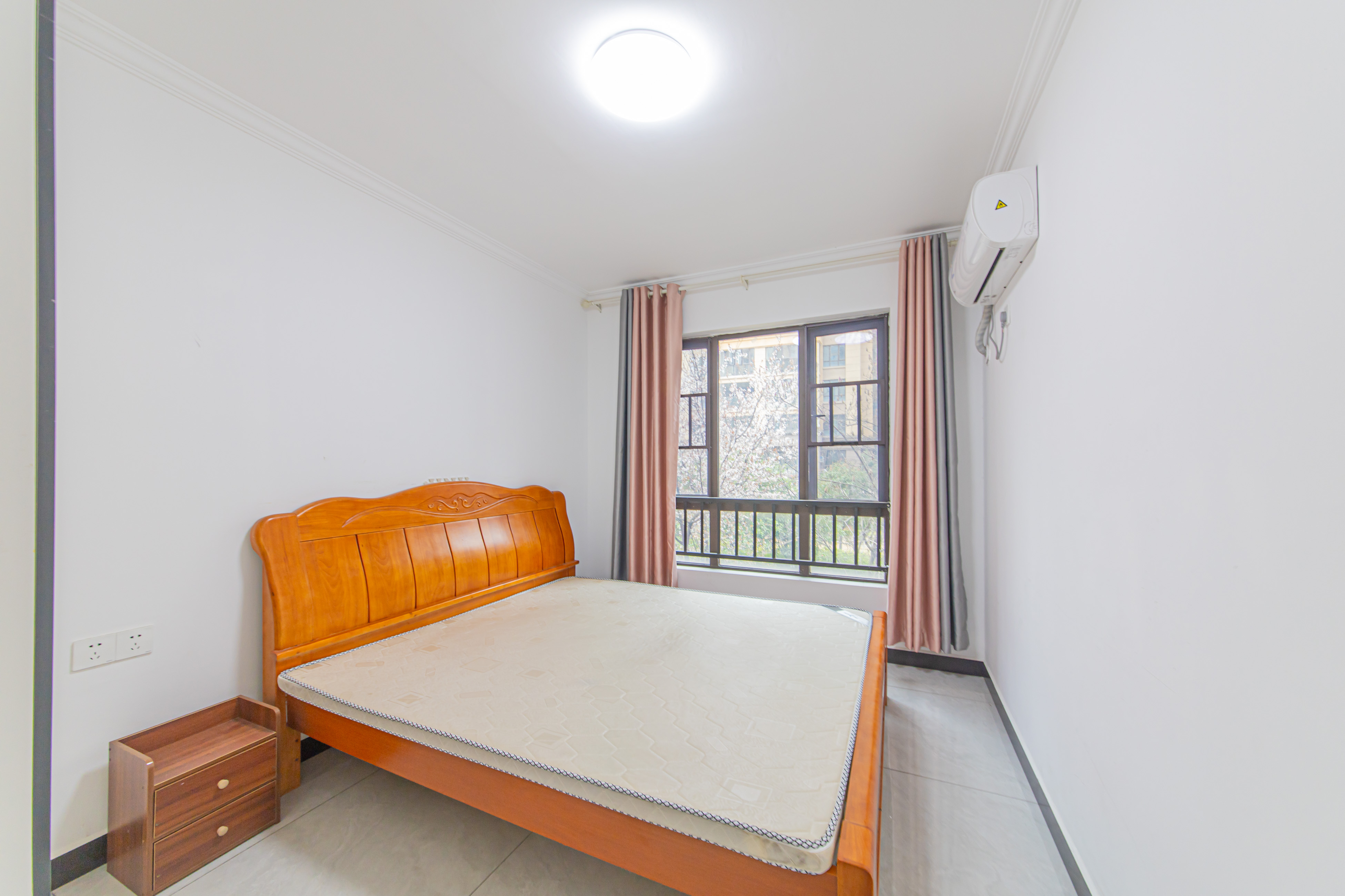 鑫远悦城(鑫远悦时代)  4室2厅1卫    104.0万 鑫远悦城(鑫远悦时代)  4室2厅1卫    104.0万卧室