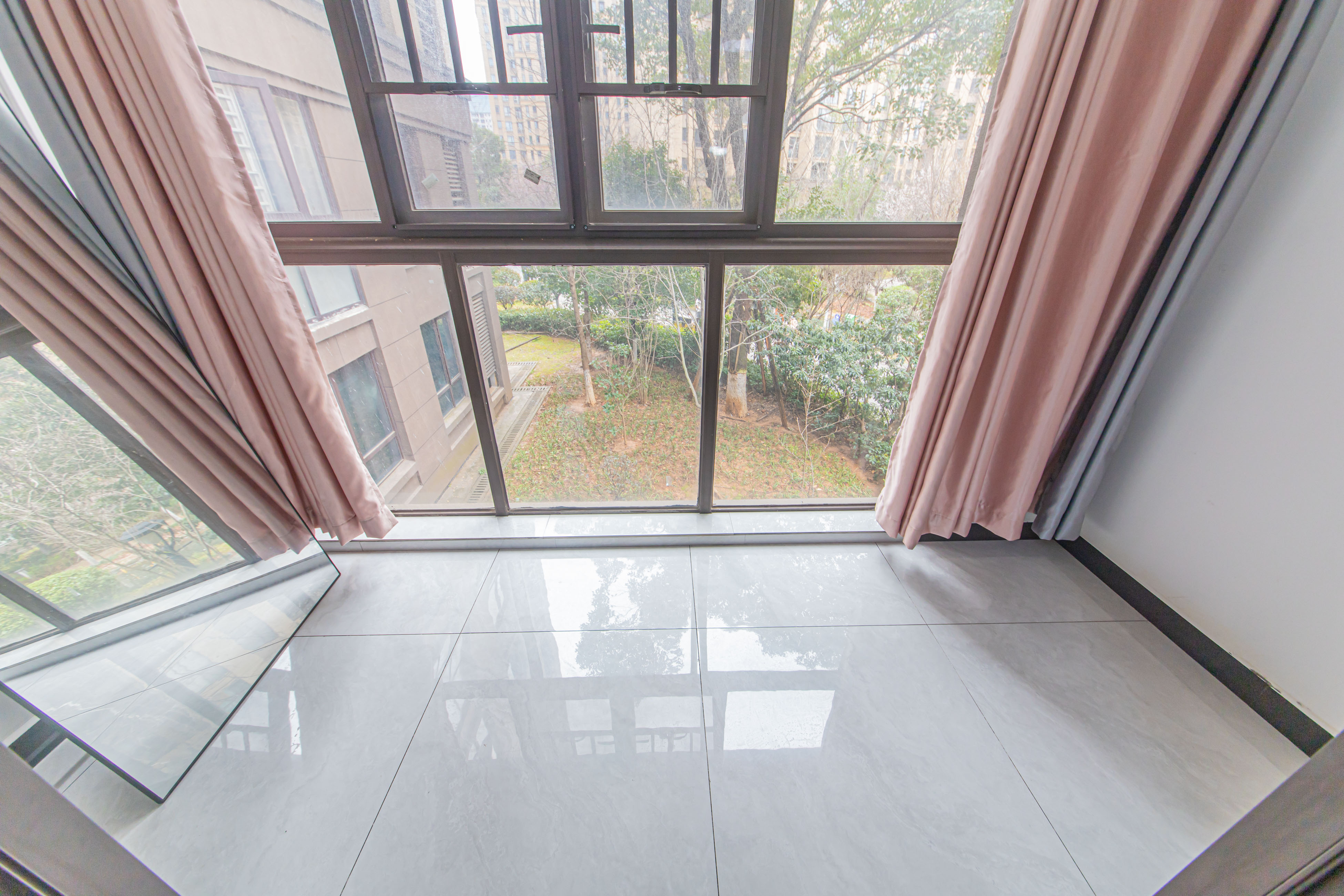 鑫远悦城(鑫远悦时代)  4室2厅1卫    104.0万 鑫远悦城(鑫远悦时代)  4室2厅1卫    104.0万阳台