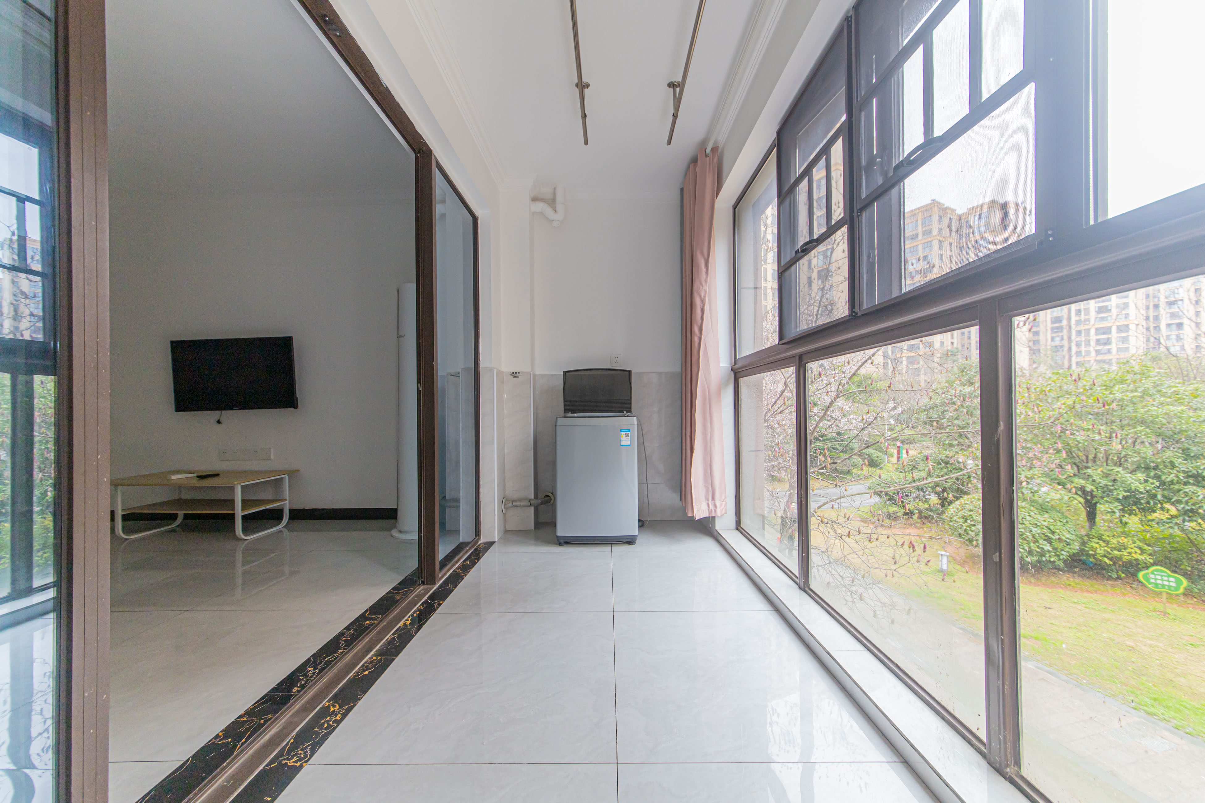 鑫远悦城(鑫远悦时代)  4室2厅1卫    104.0万 鑫远悦城(鑫远悦时代)  4室2厅1卫    104.0万阳台