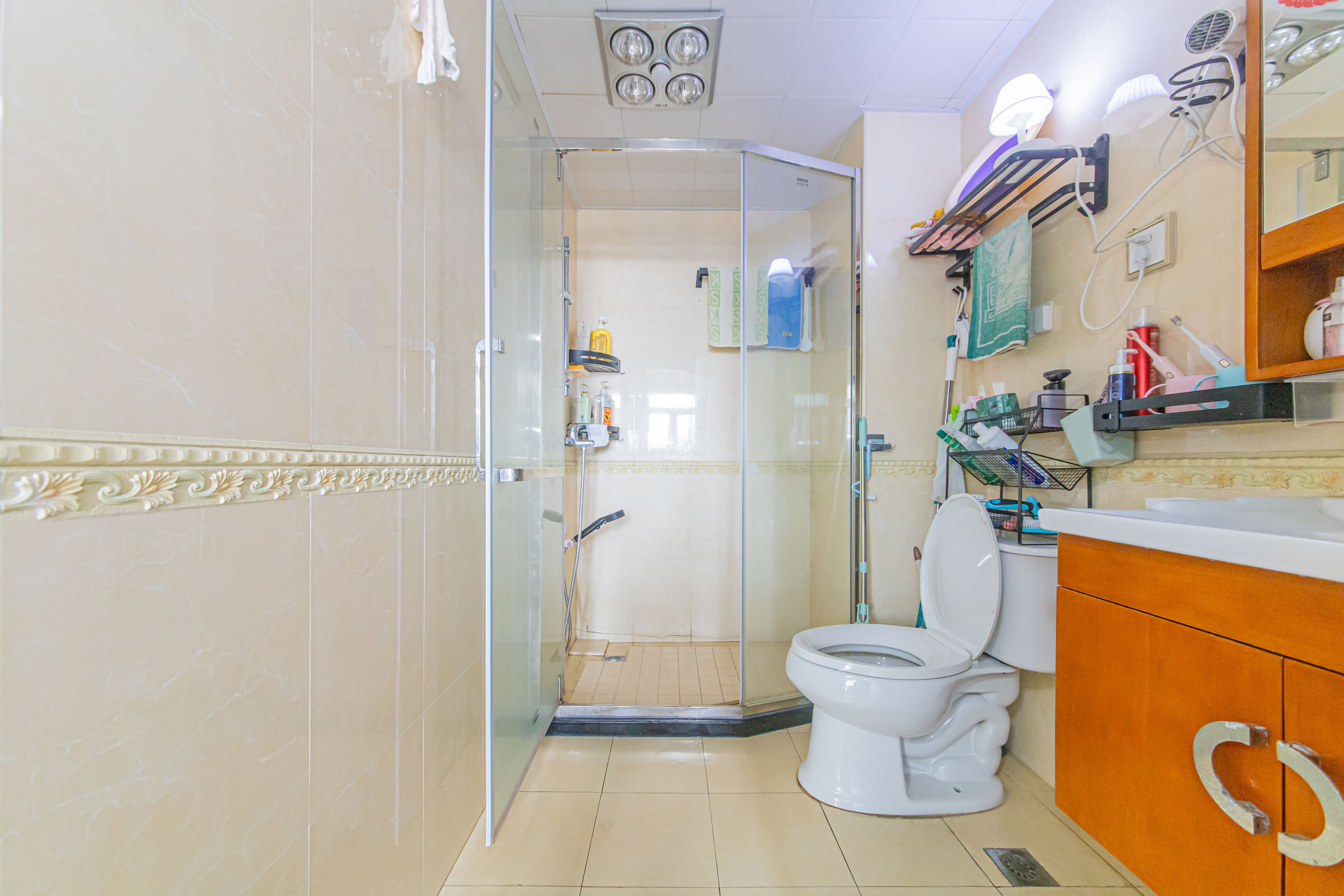 环宇天地、中海地产(中信城市广场二期) 2室2厅1卫 58.8万 环宇天地、中海地产(中信城市广场二期) 2室2厅1卫 58.8万卫生间