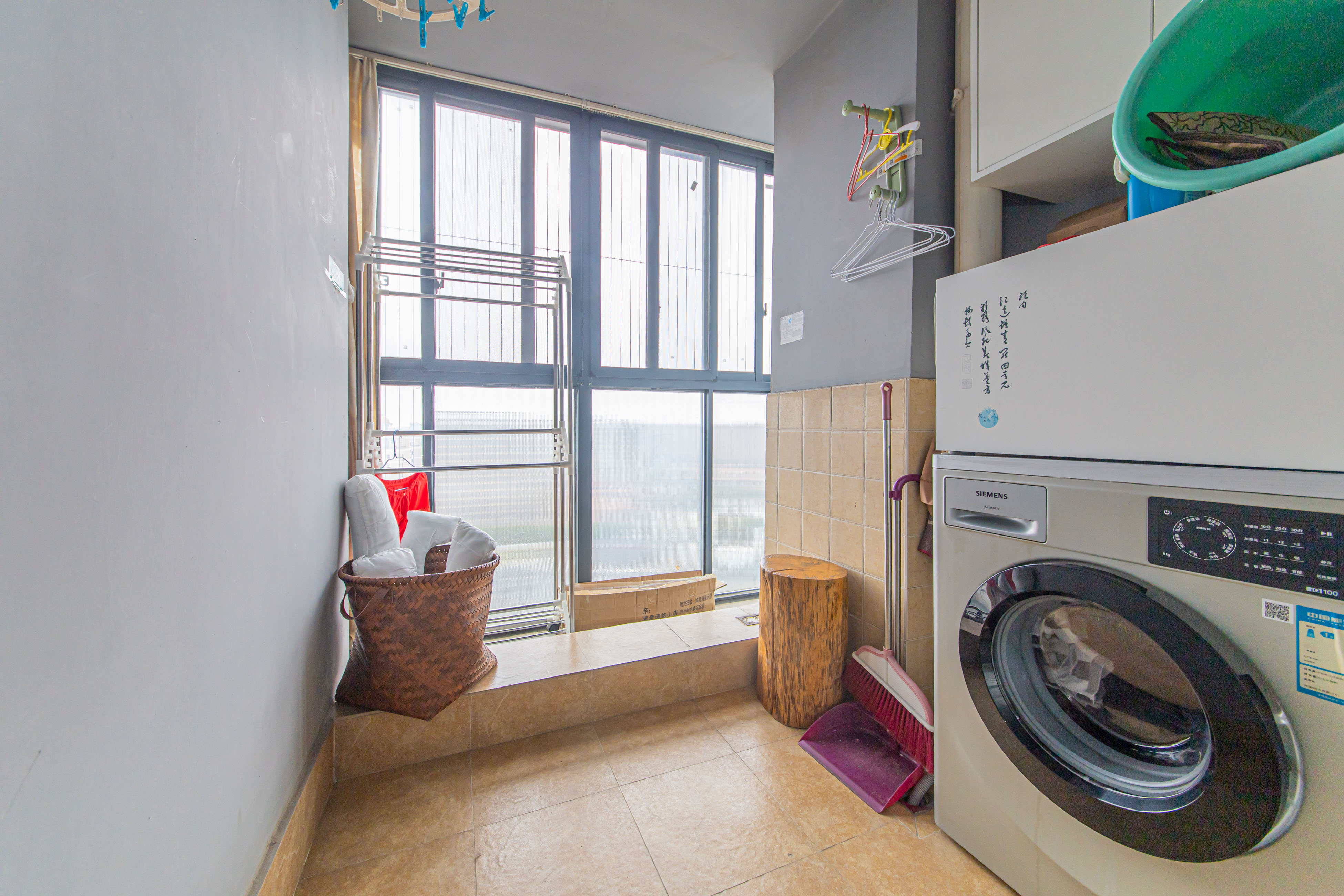 环宇天地、中海地产(中信城市广场二期) 2室2厅1卫 58.8万 环宇天地、中海地产(中信城市广场二期) 2室2厅1卫 58.8万阳台