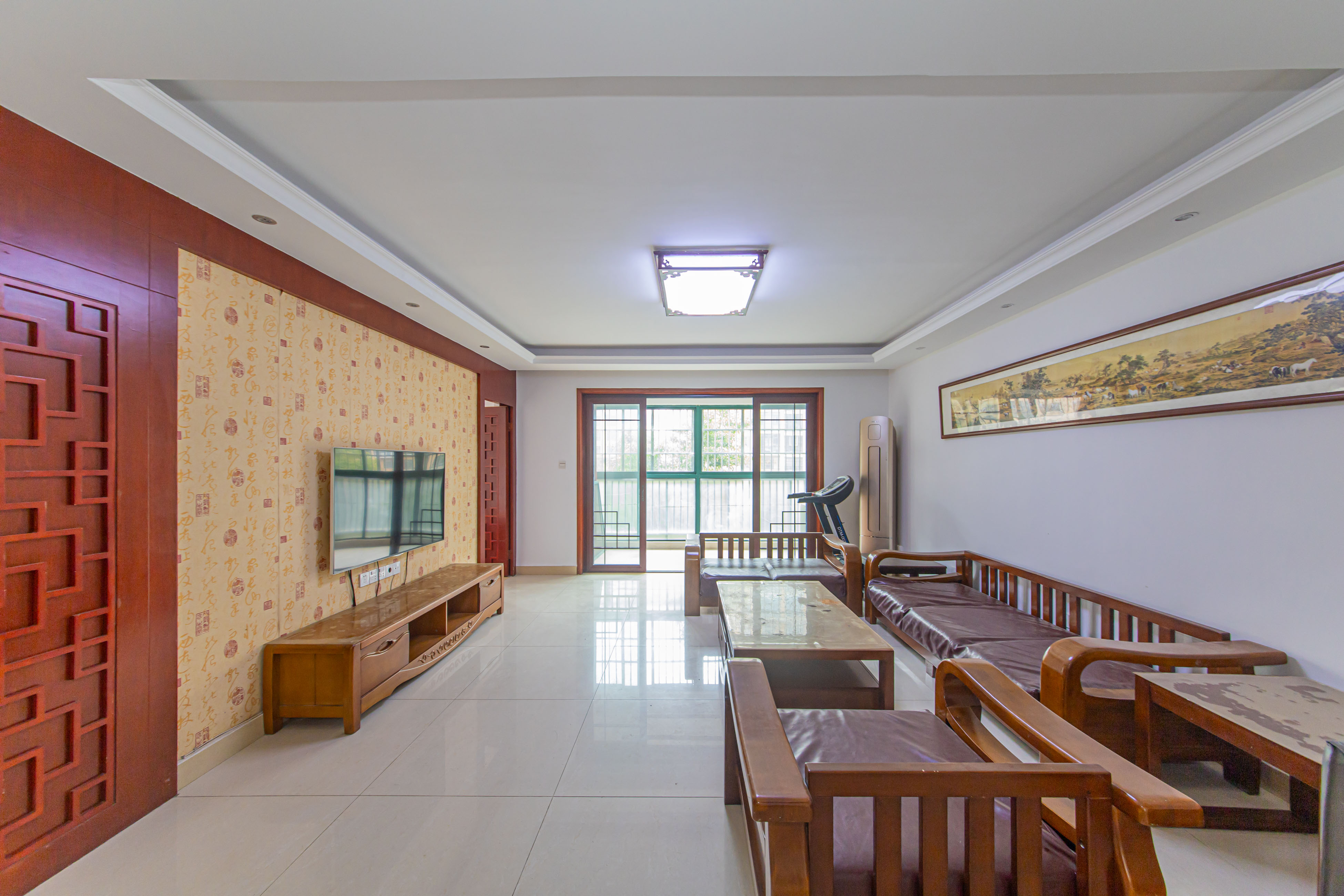 华天苑 4室2厅2卫 168.0万 华天苑 4室2厅2卫 168.0万客厅